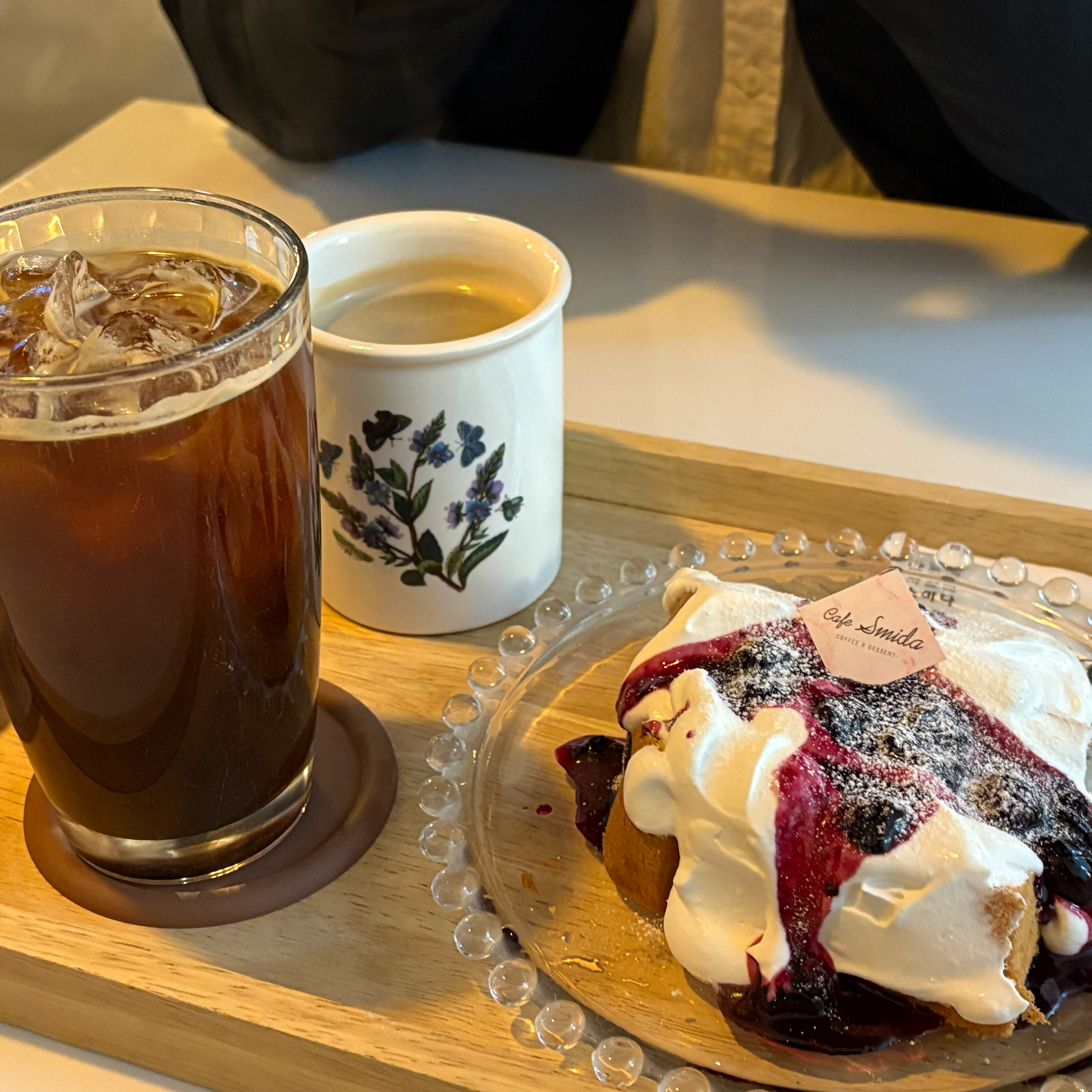Emotional dessert cafe near Guro Digital Complex Station, Seoul, Korea Smida