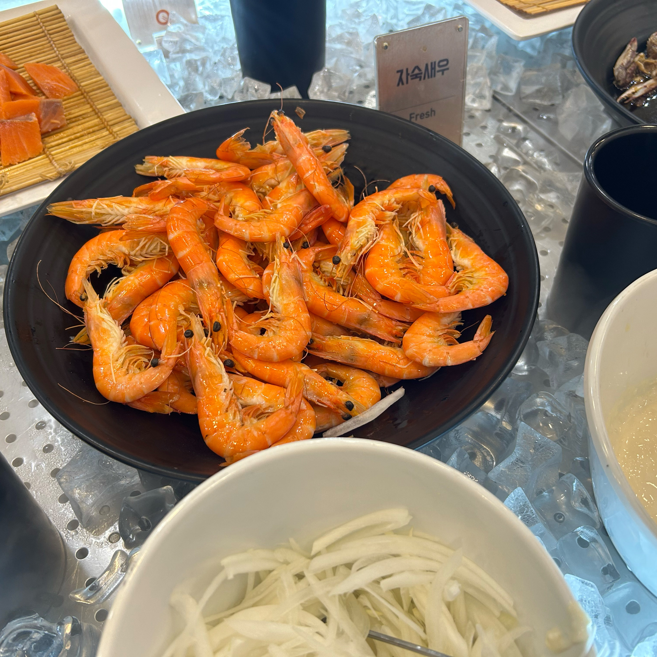 전체적으로 음식이 밋있고 직원분들도 친절해서 좋았어요 마트안에 있어서 주차도 편했네요!!!