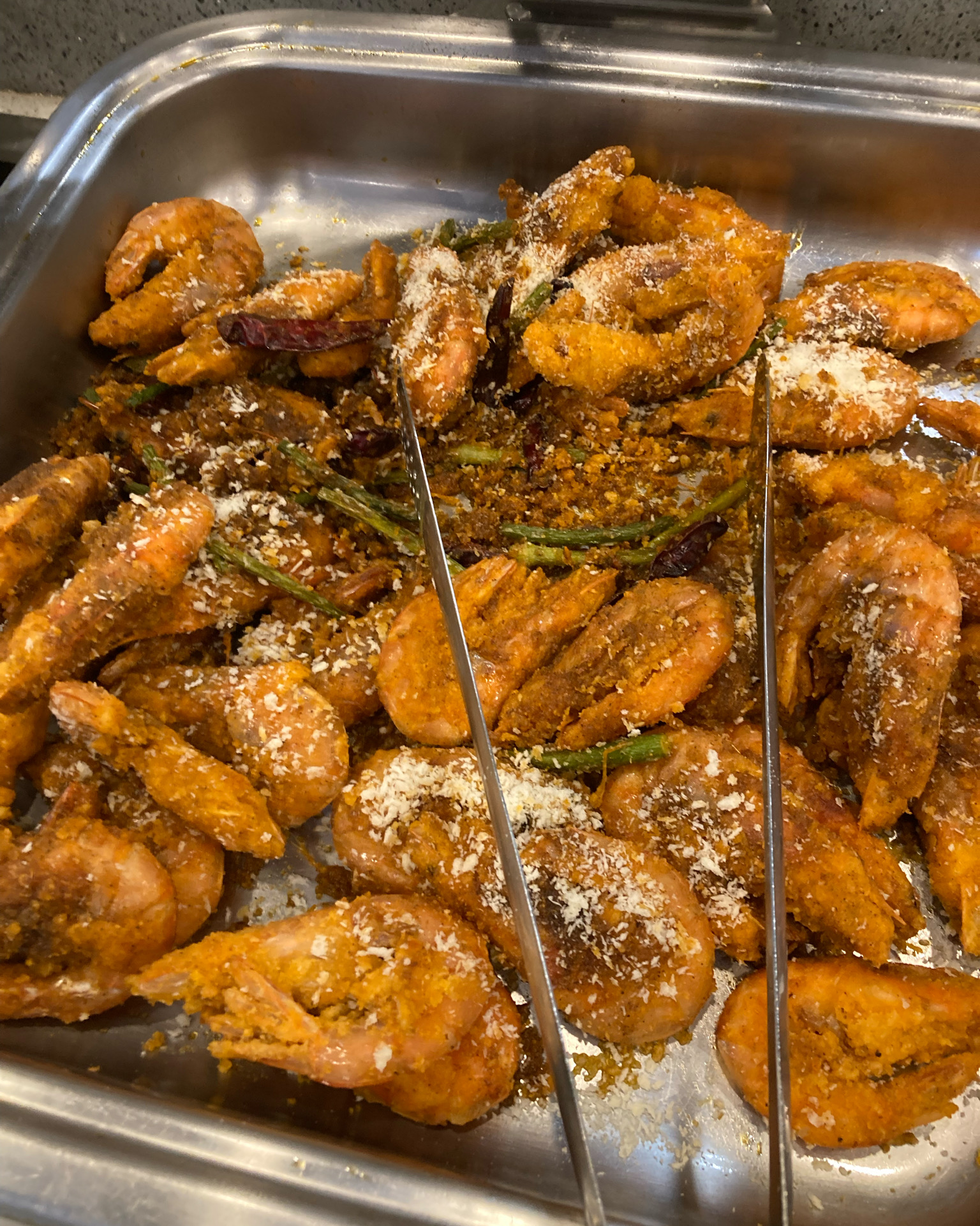 점심에 초밥 땡겨서 먹으러 왔어요 초밥은 당연히 맛있었고 바비큐 쪽 메뉴에 멕시칸씨푸드?