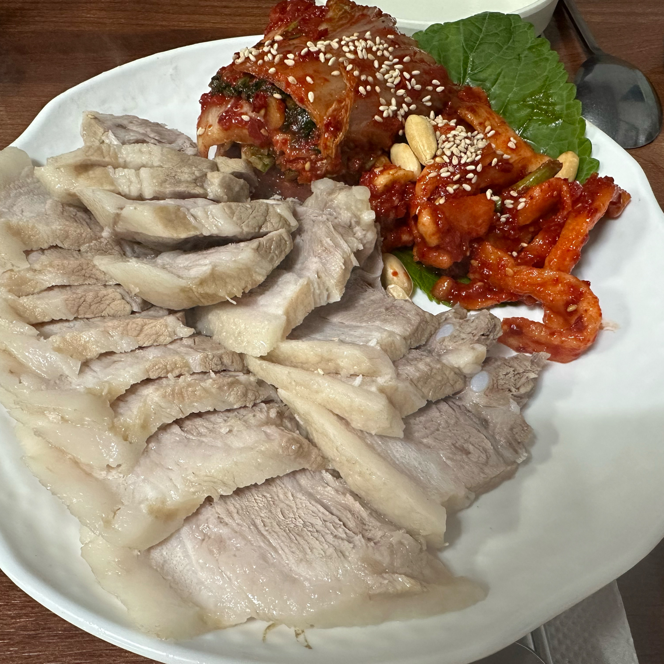 [광화문 맛집 종로3가 장군굴보쌈] 직접 가본 로컬 리뷰