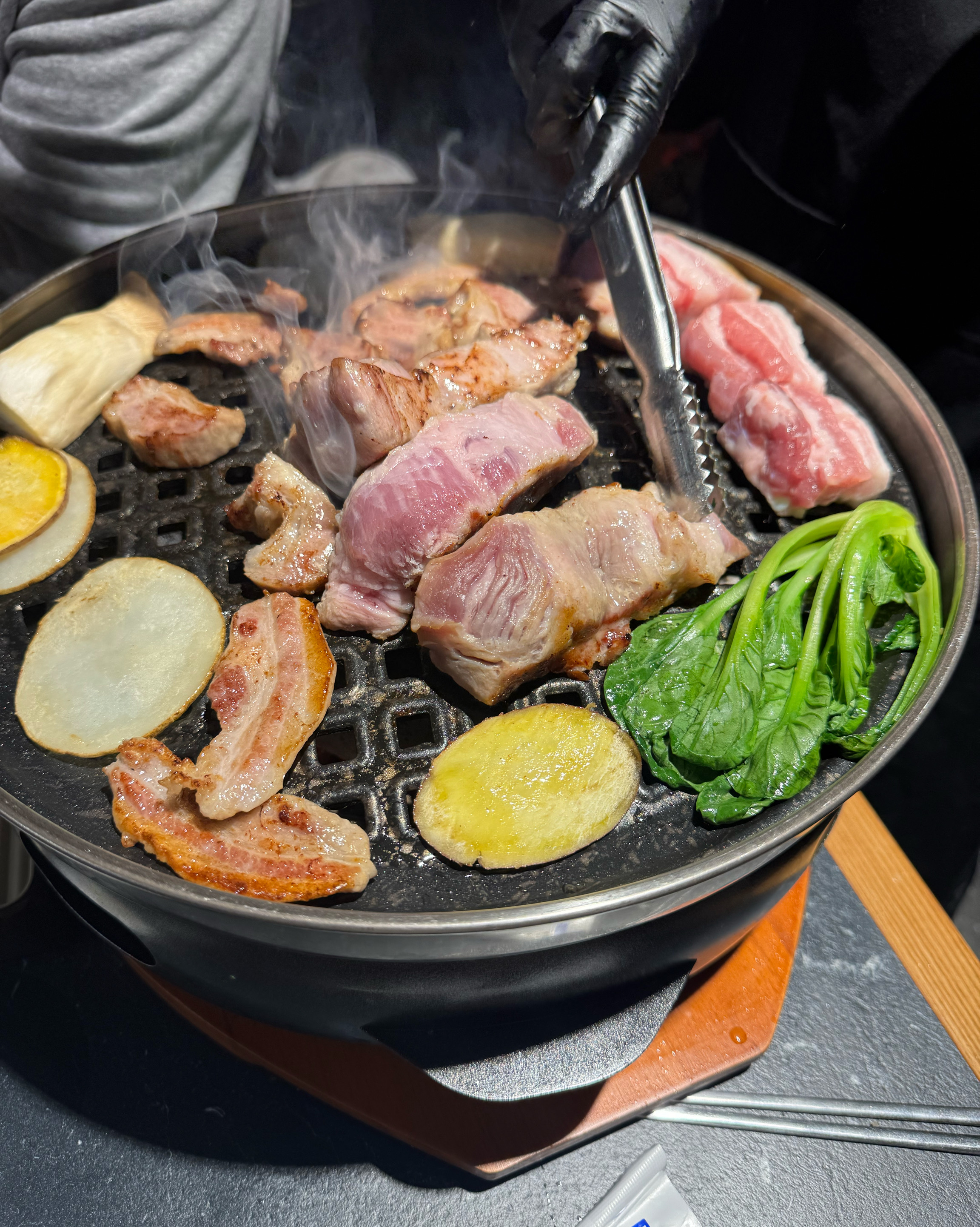 
명일역식당 명일돈