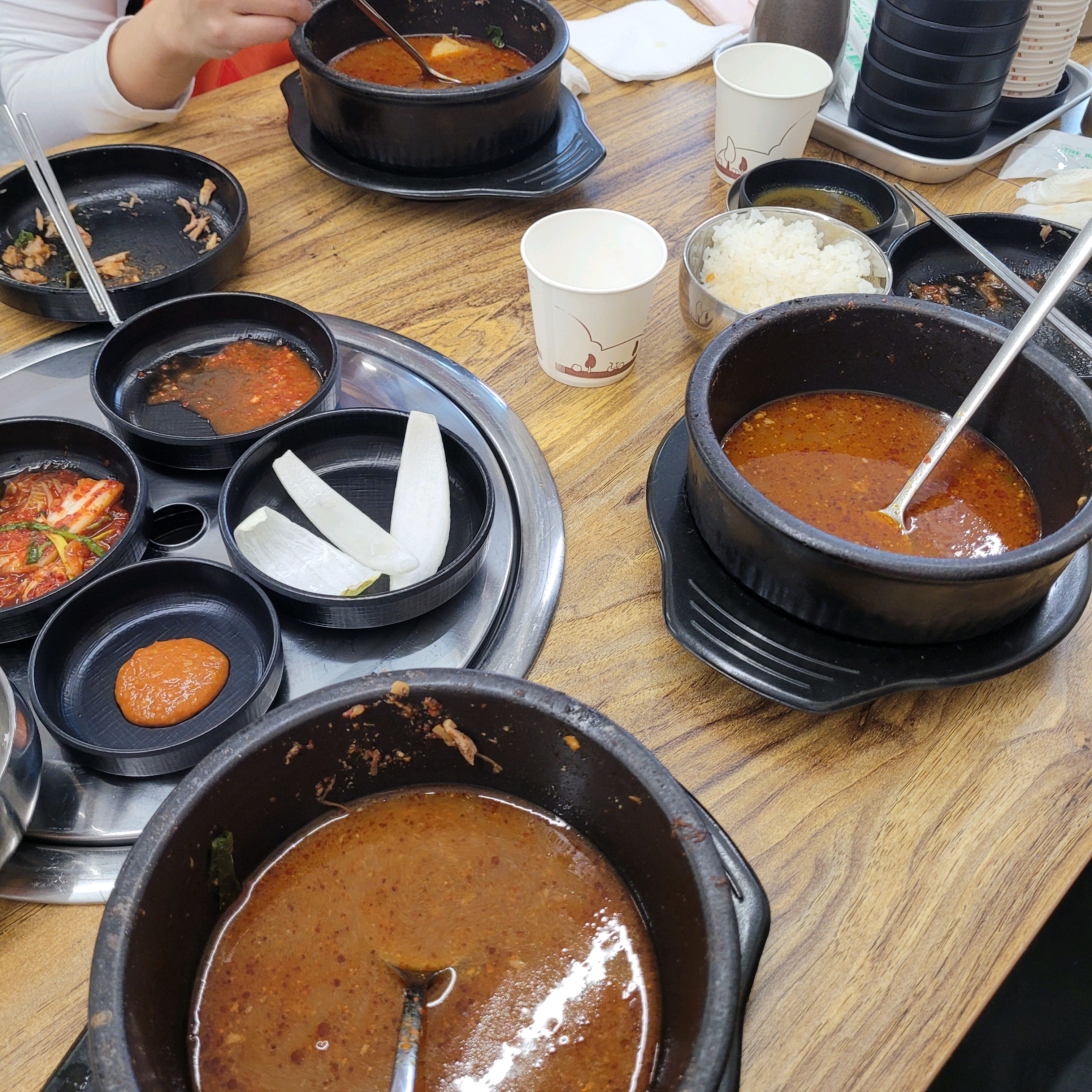 
신금호역식당 한남동감자탕 신금호역 직영점
