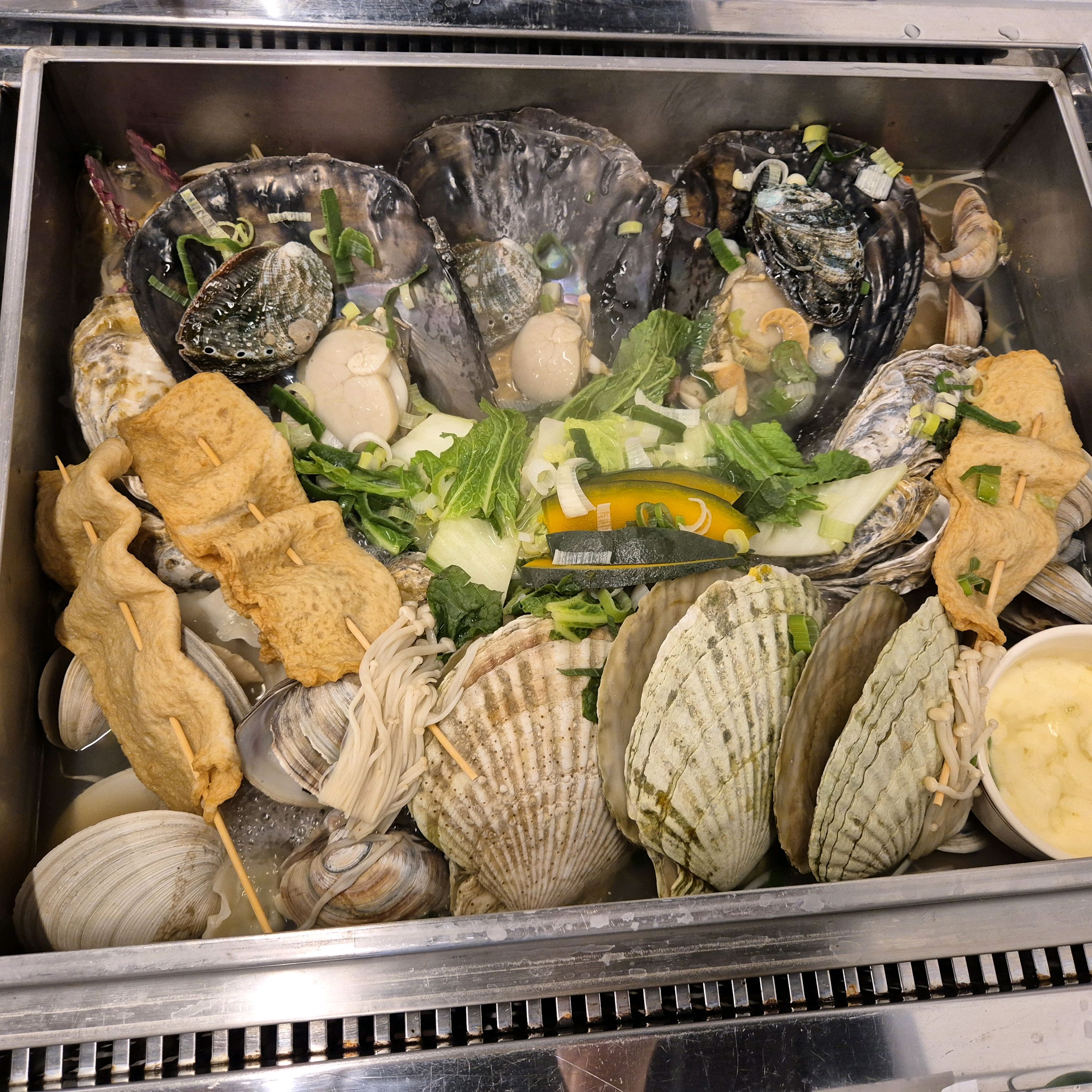  한국 서울 건대입구역 주변 전골 전문점 맛집 용왕조개