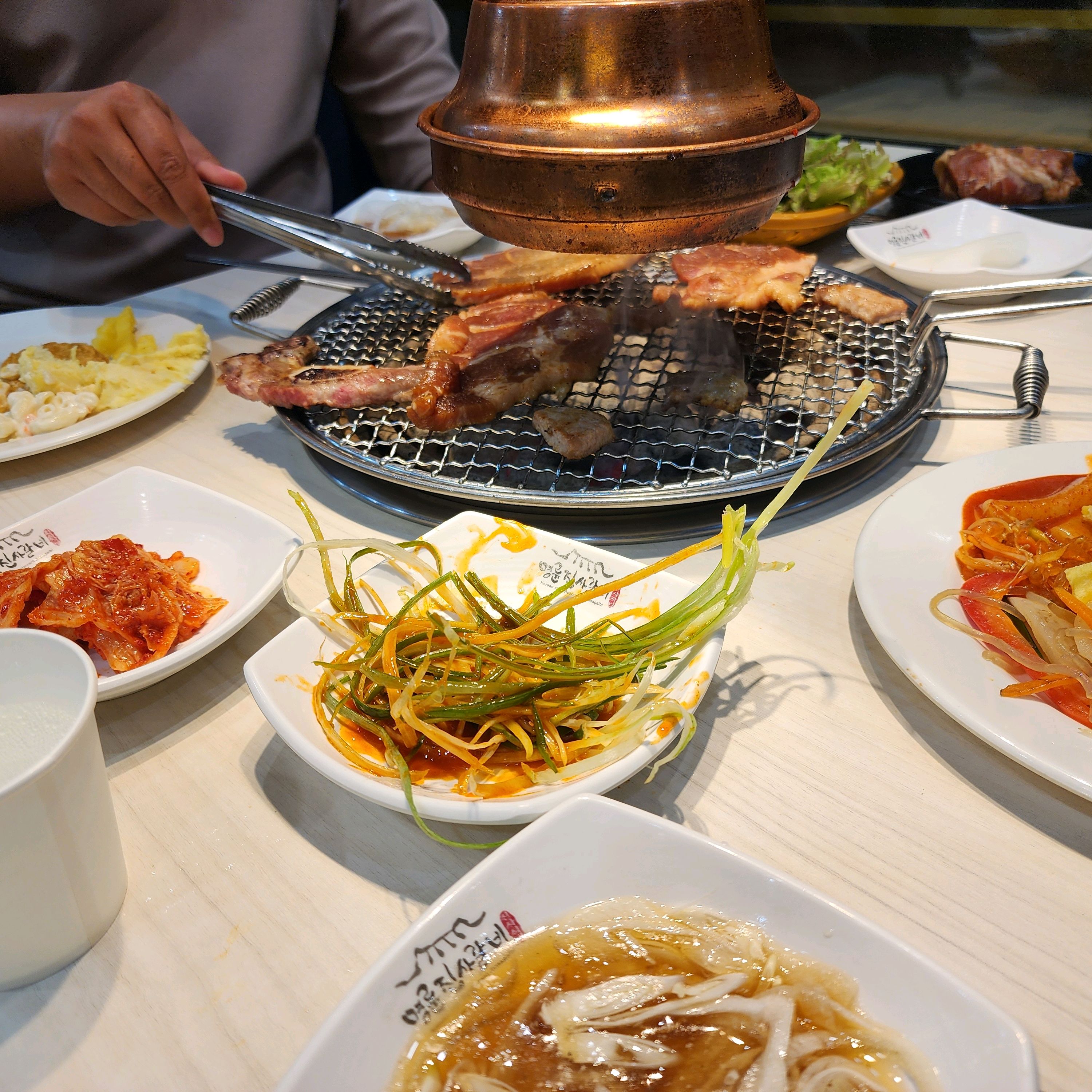 오랫만에 갔는데 잘먹고나왔어요 전 양념보다 아닌게 더 맛있네요 - 도래울 맛집 명륜진사갈비 고양도래울점