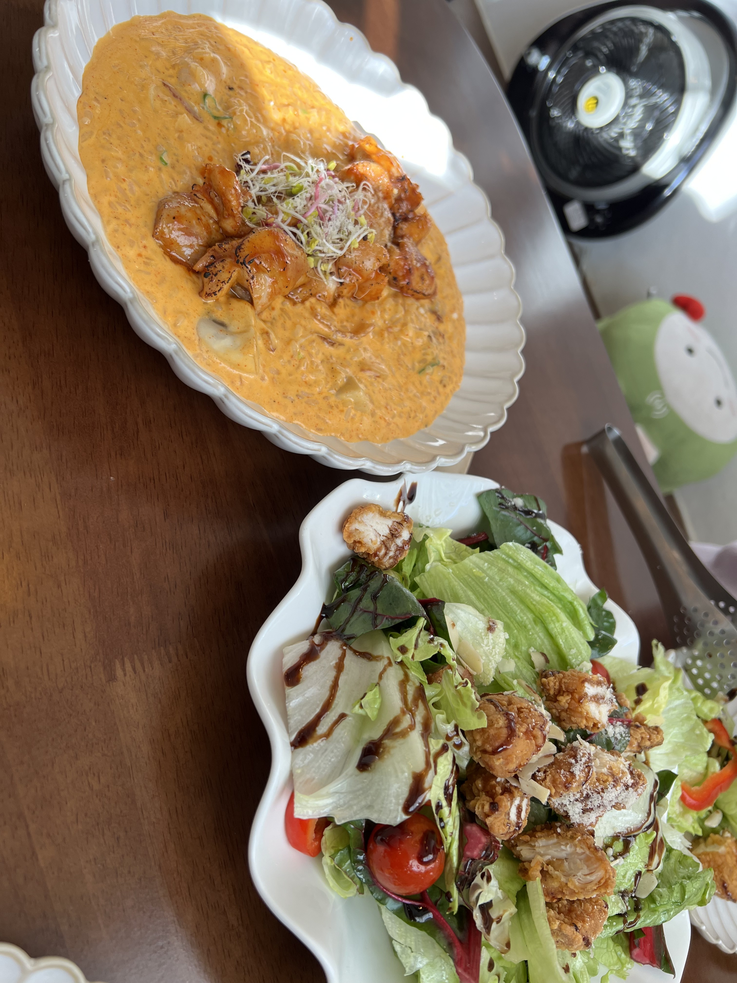 
굽은다리역식당 르칵투스 명일동점