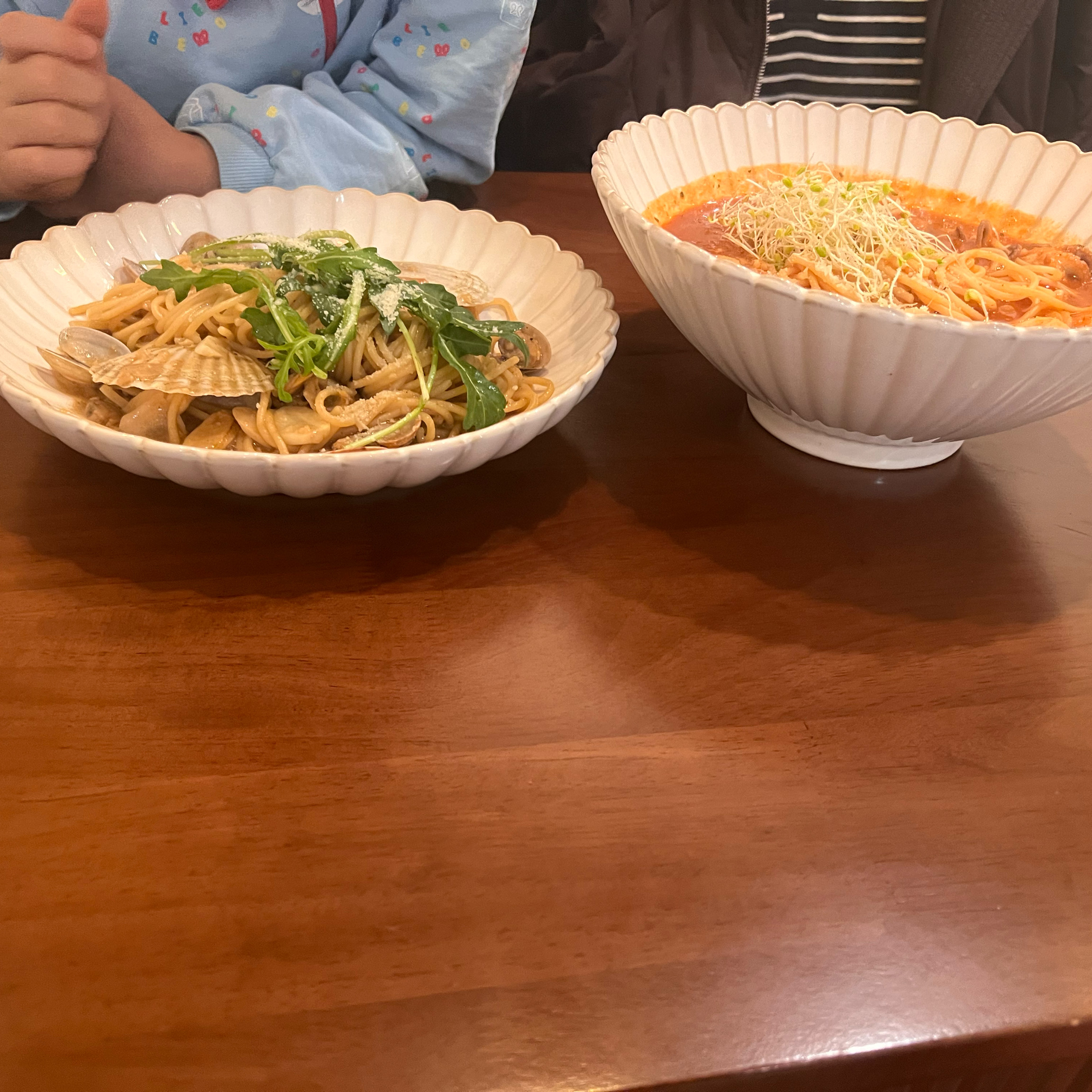 
굽은다리역식당 르칵투스 명일동점