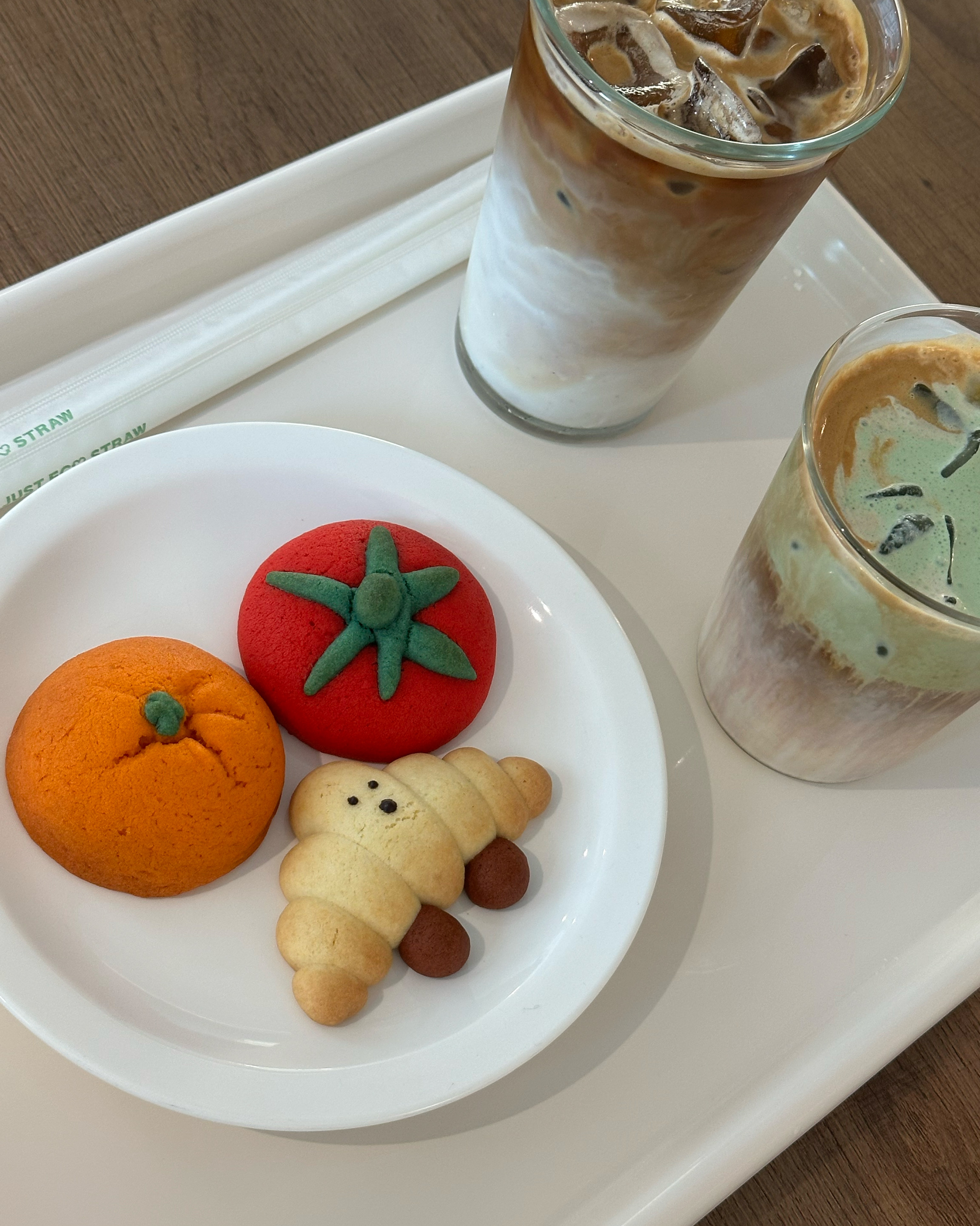 인테리어 무드 음료 디저트 모두 취향저격이에요.. 사장님 무드 넘 사랑합니다🧡 구월가면 꼭