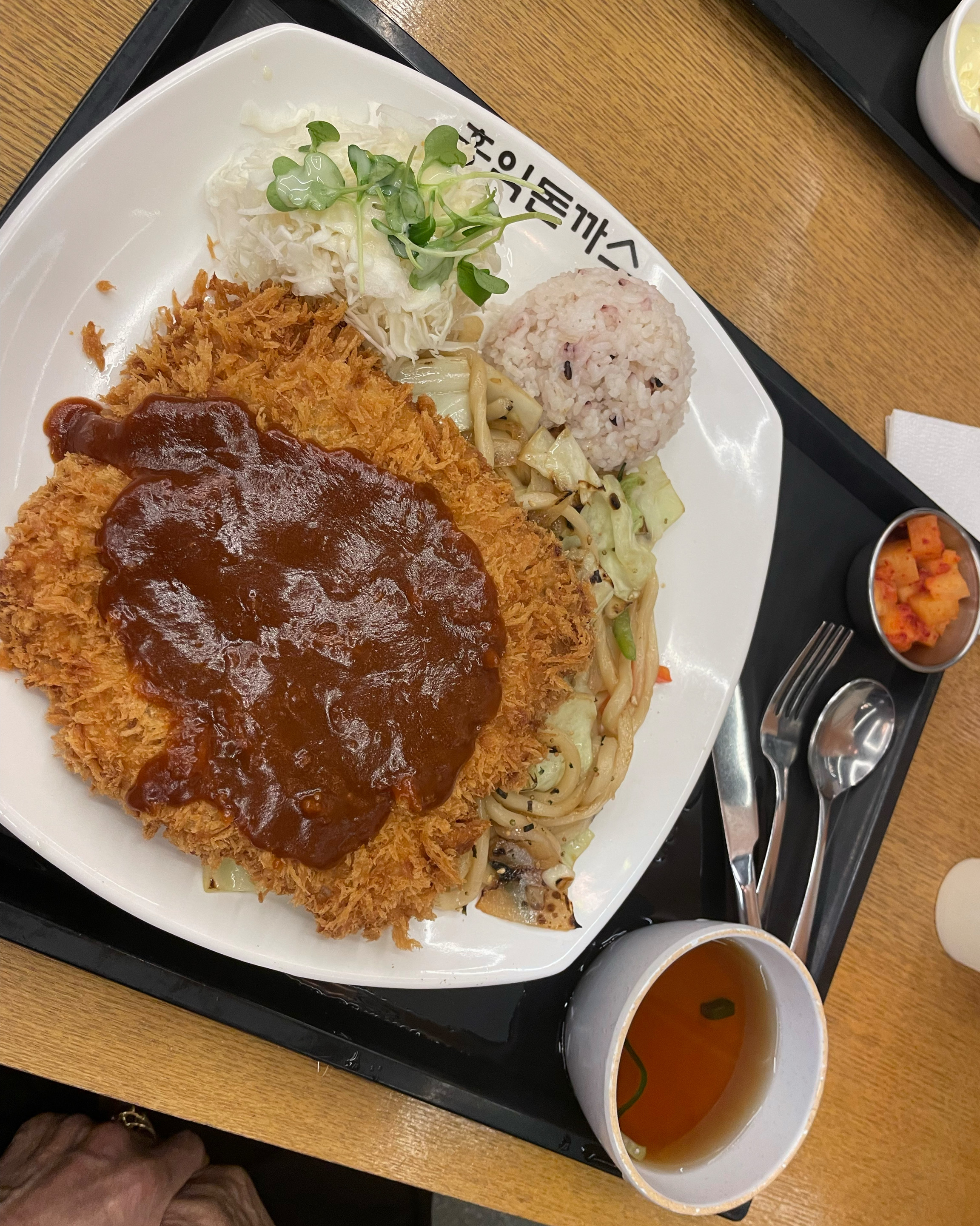 가족이랑 와봤는데 추억의 맛 그대로 - 노은동 맛집 홍익돈까스 노은하기점