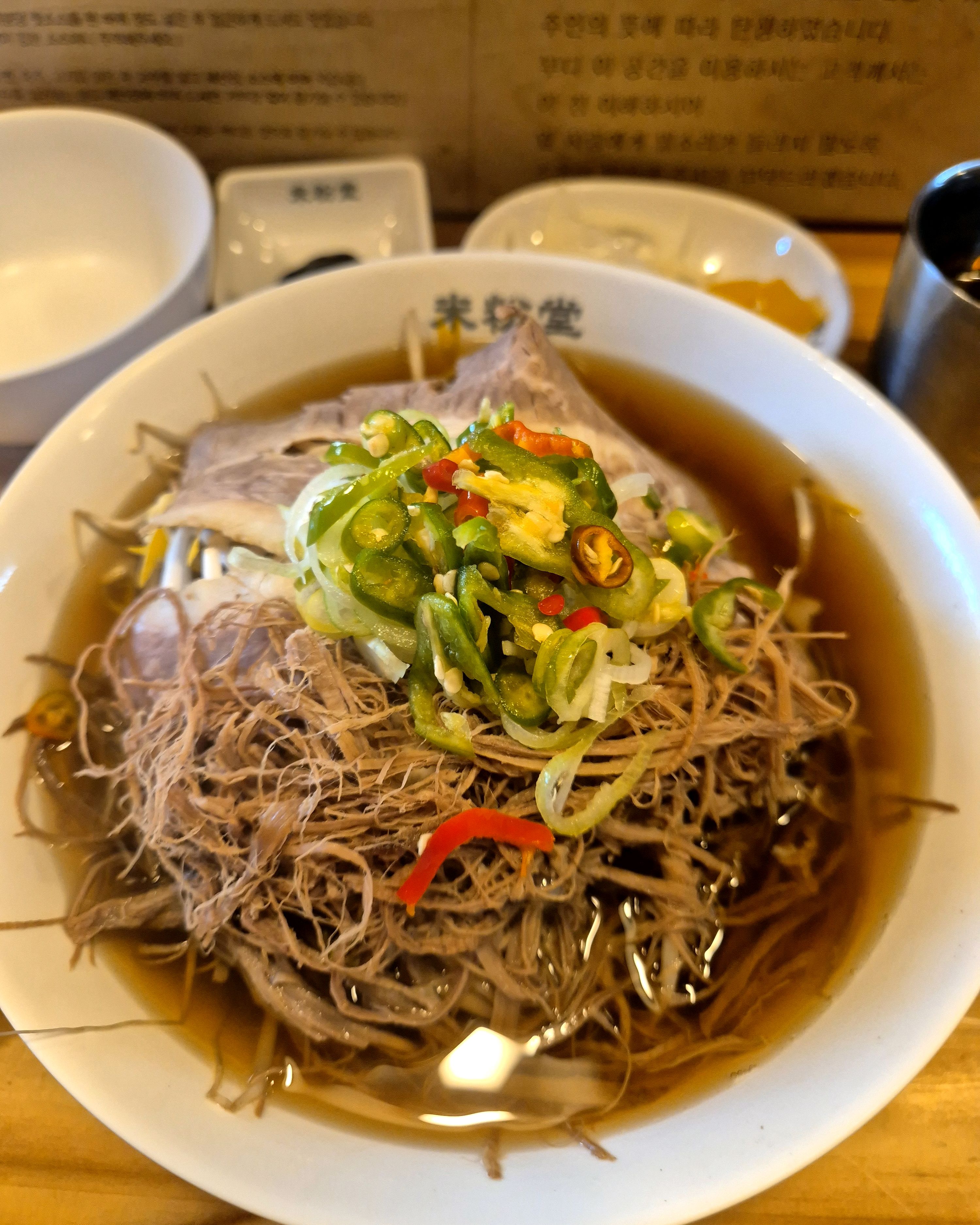 차돌양지 맛있습니다. 3시 브레이크 타임인데 2시반에 갔어도 주문 가능했어요. 추천드려요!
