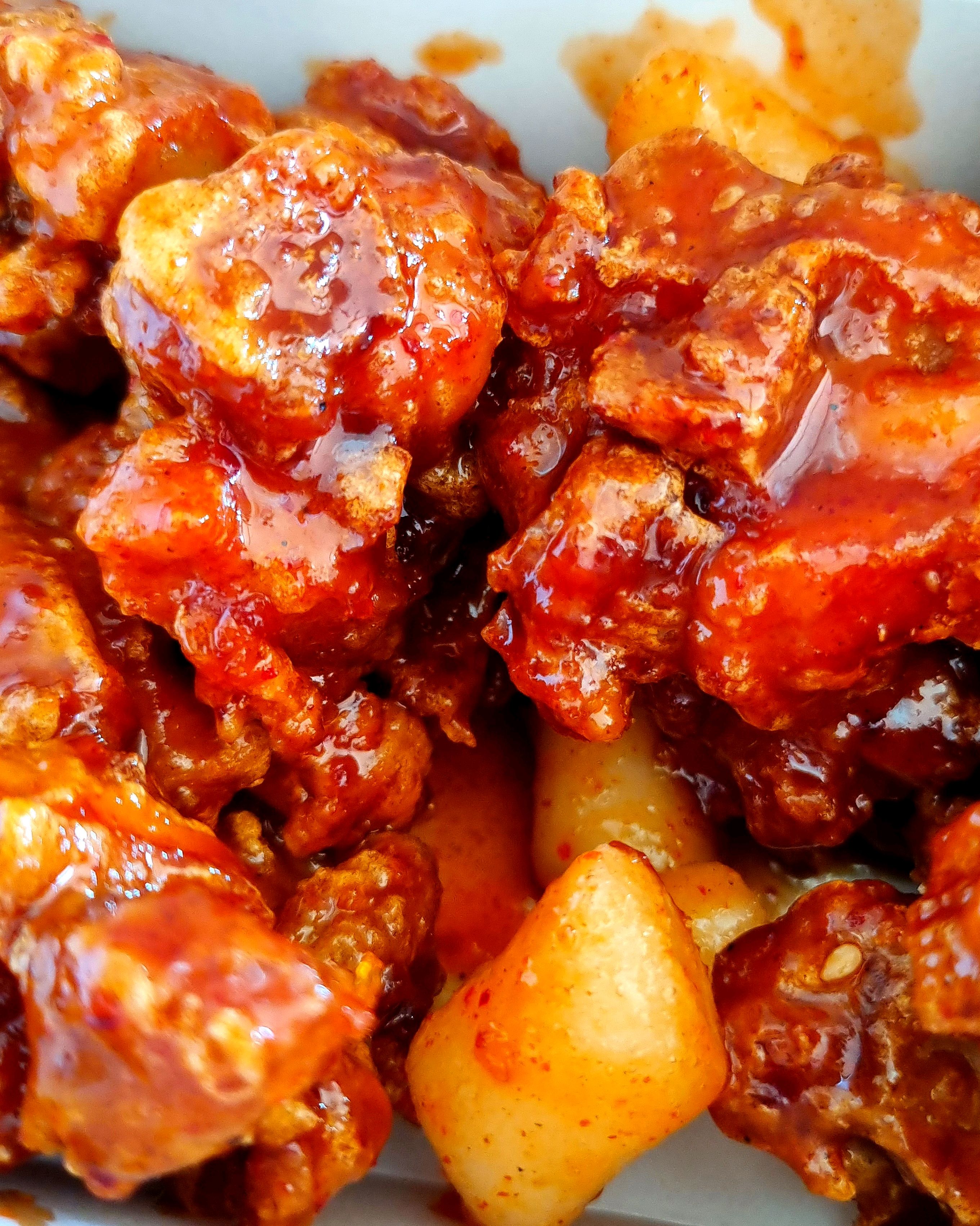  한국 서울 잠실역 주변 치킨 전문점 맛집 닭강정아
