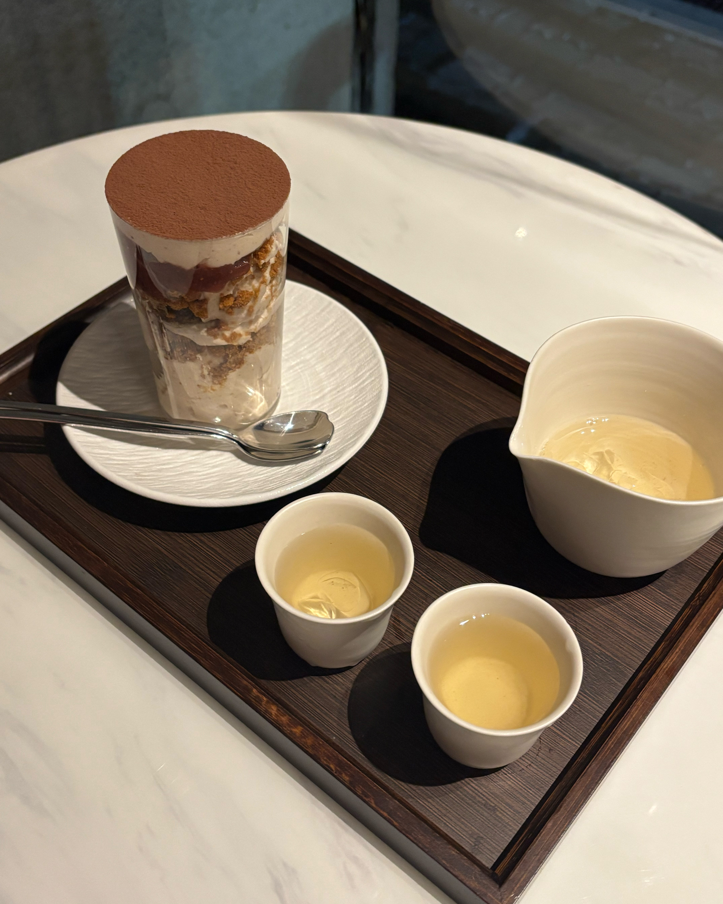 밤 디저트 느끼하지도 않고 담백하게 너무 맛있어요! 백로 차랑 조합이 정말 좋은 것 같습니