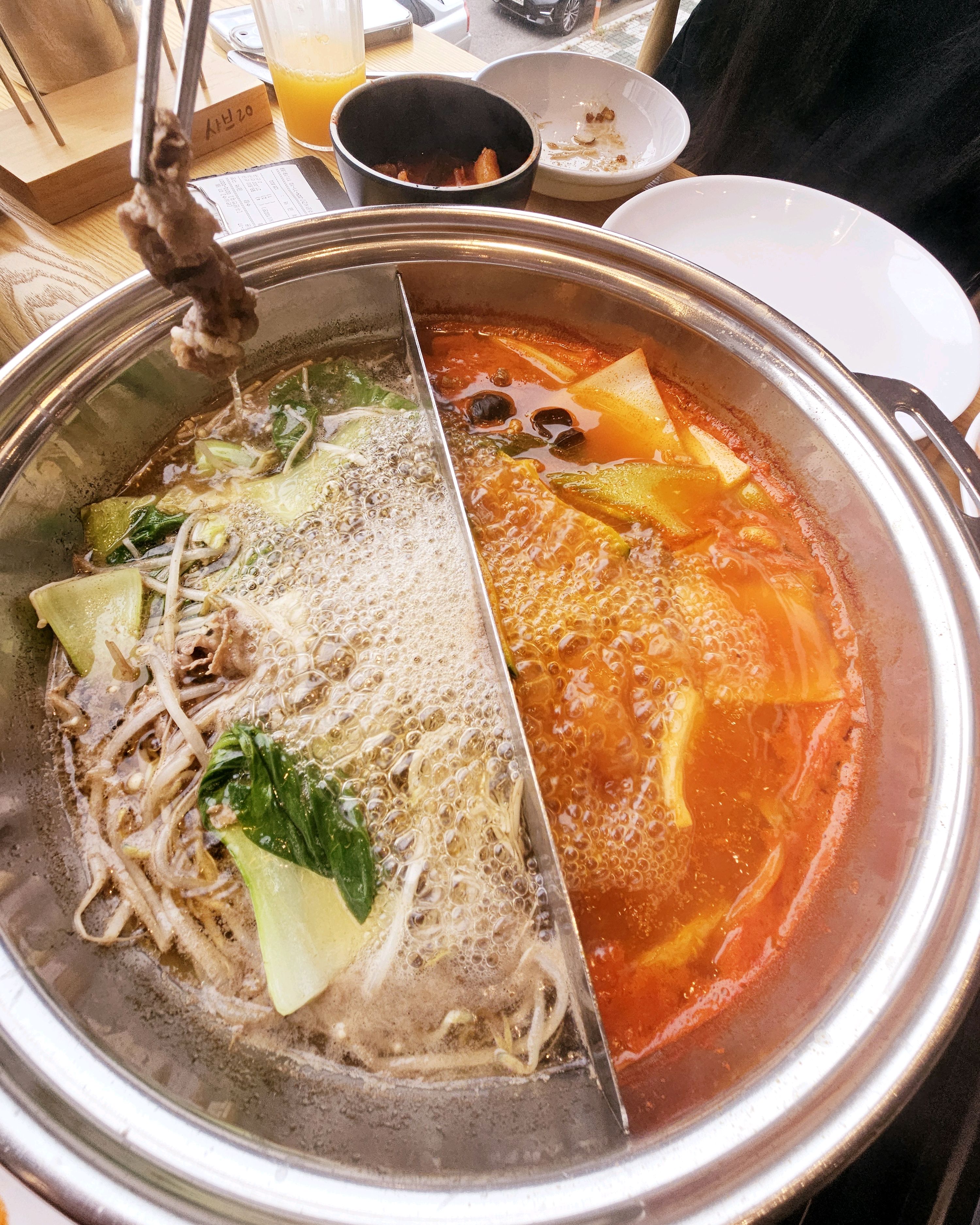 경산에 샤브20가보고 맘에 들어 동구점에 부모님 모시고 갔어요. 너무 잘 드시는 모습보니
