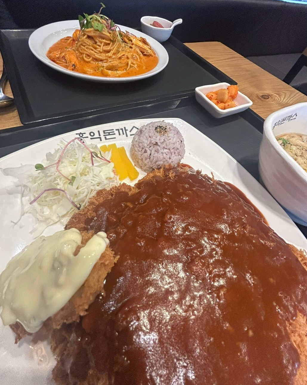 홍익돈까스🤍💛 - 동탄 호수공원 맛집 홍익돈까스 2동탄호수공원점