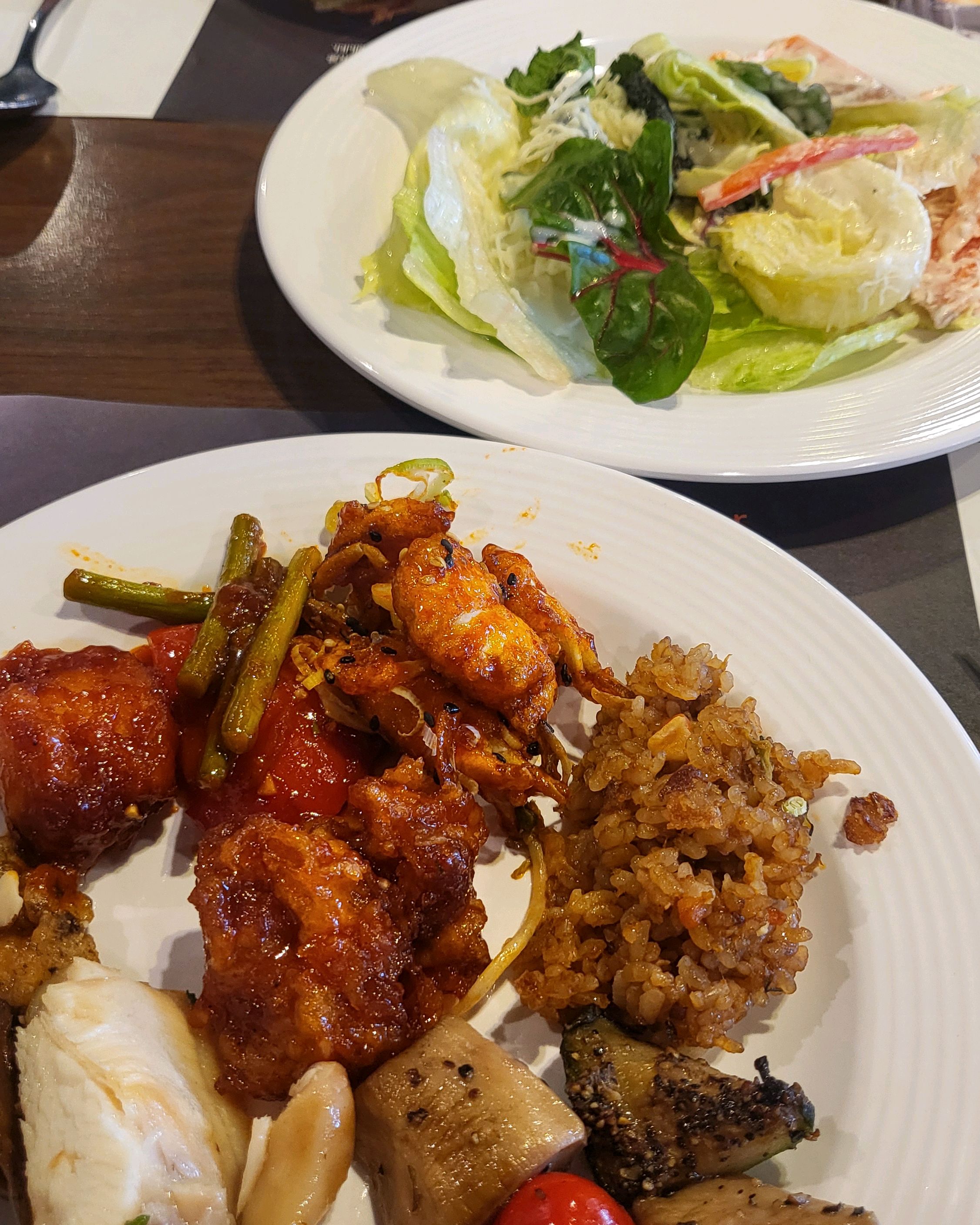 평일 점심인데도 사람이 많네요 - 대전 은행동 맛집 추천 쿠우쿠우 대전점