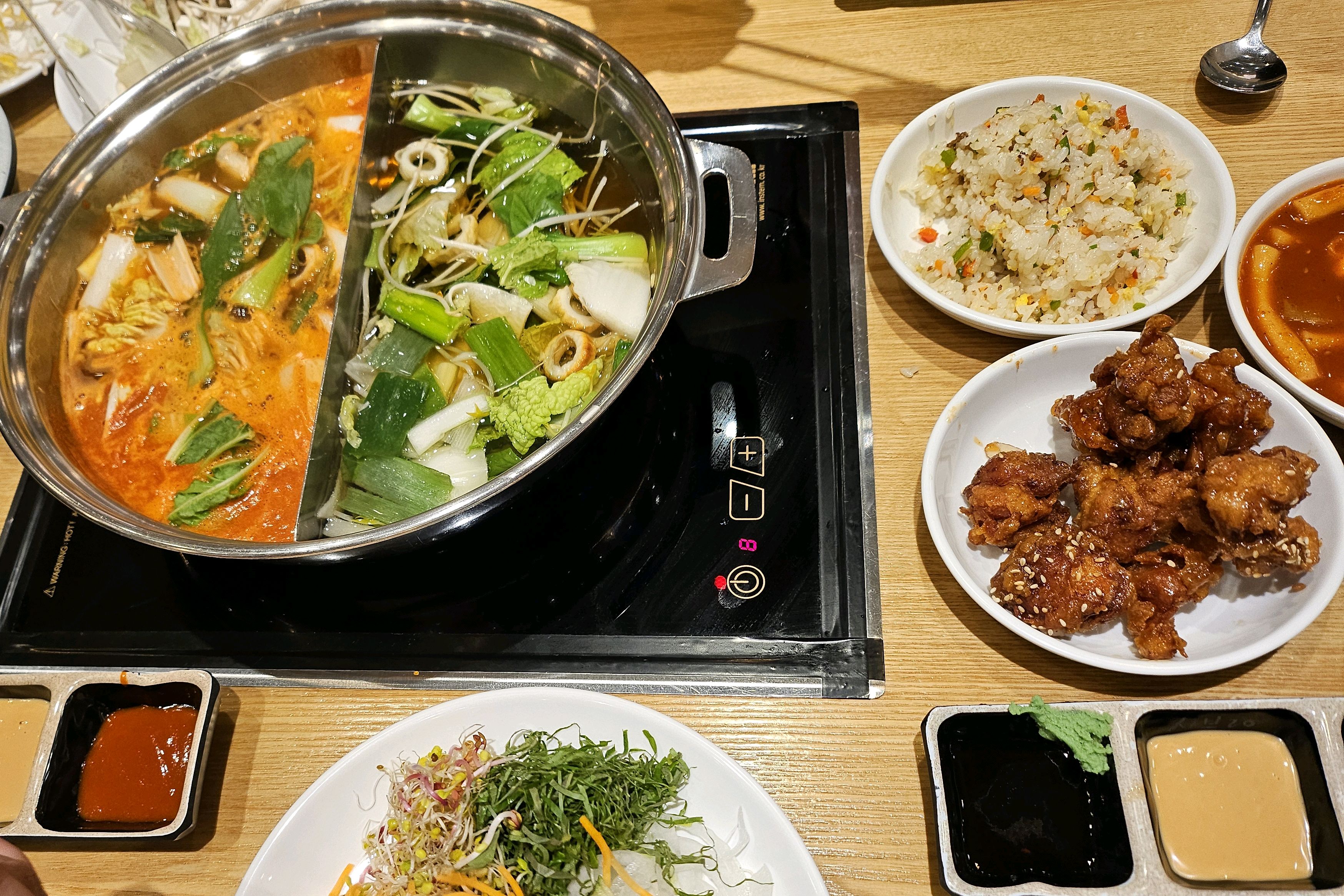 배고픈상태였던지라 일단 막 담그고 대충찍은ㅋㅋ - 상인역 맛집 샤브20 상인점