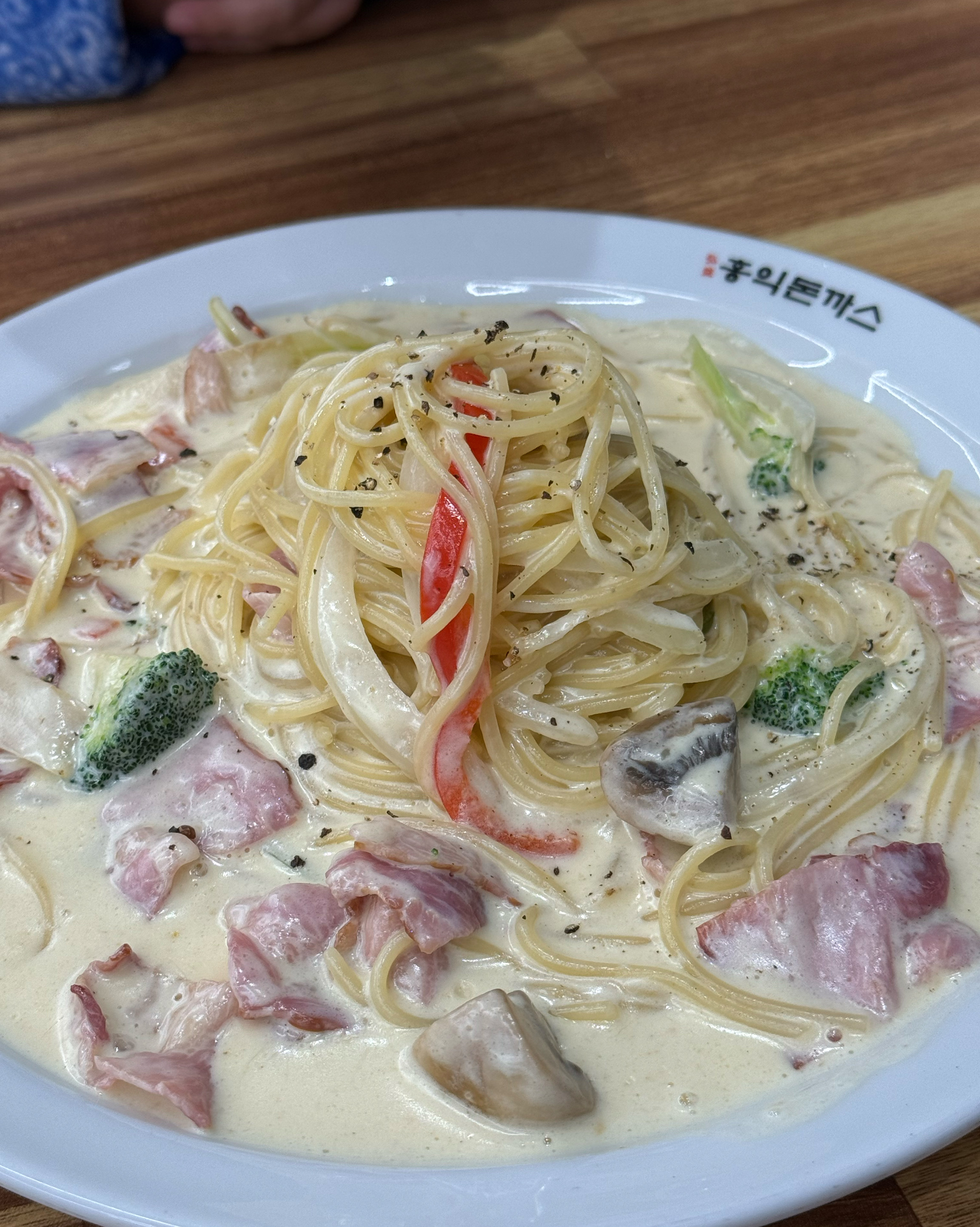 아이와 함께가기 좋은 식당중에 하나라 - 화성 봉담 맛집 홍익돈까스 봉담점
