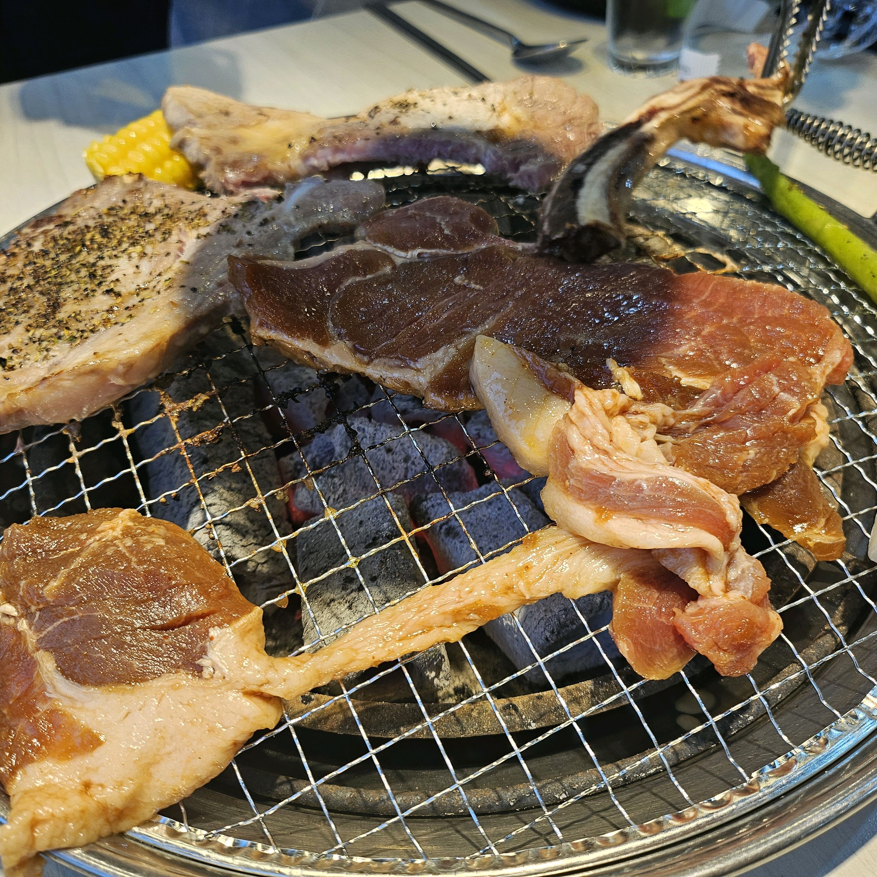 다양한고기가있어요. 맛이괜찮았어요. 빙수도만들어먹을수있어서 아이가좋아해요 - 발산역 맛집 명륜진사갈비 서울발산역점