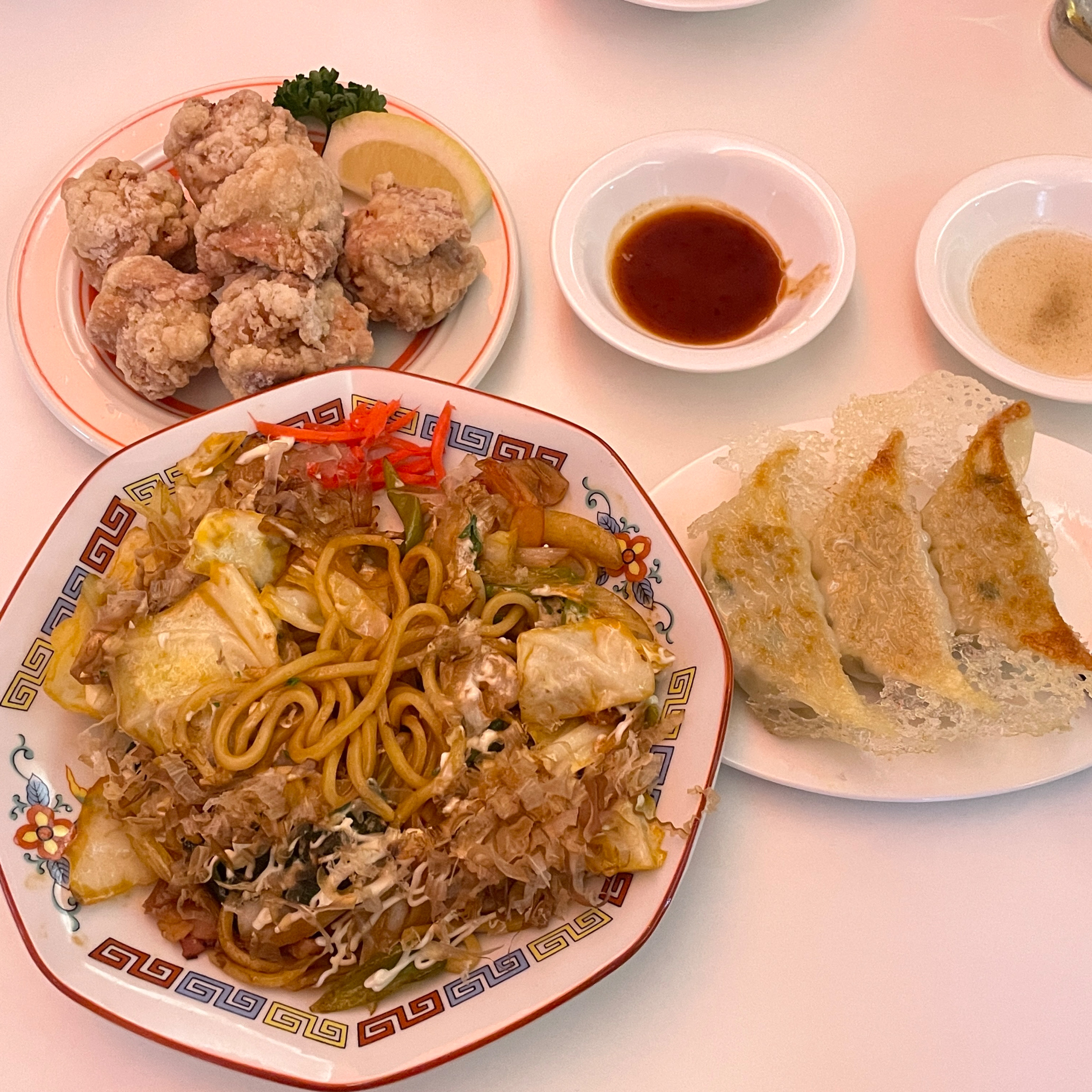 안주 하나하나 다 맛있고 주류도 다양해요!! 직원분 하고 사장님도 친절하고 다음에 또 방문