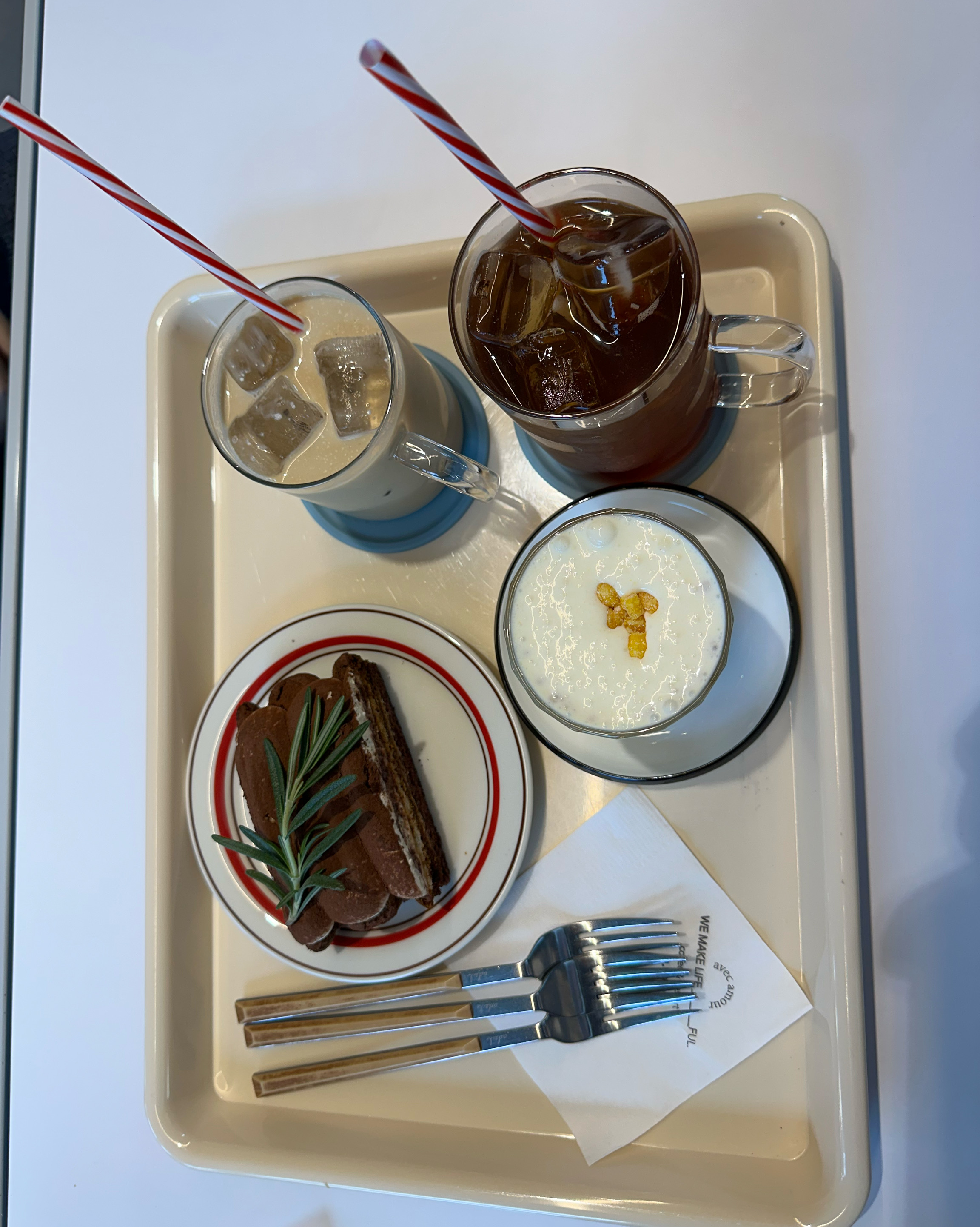  한국 서울 압구정역 주변 감성 디저트 카페 에이밤 카페 선릉점