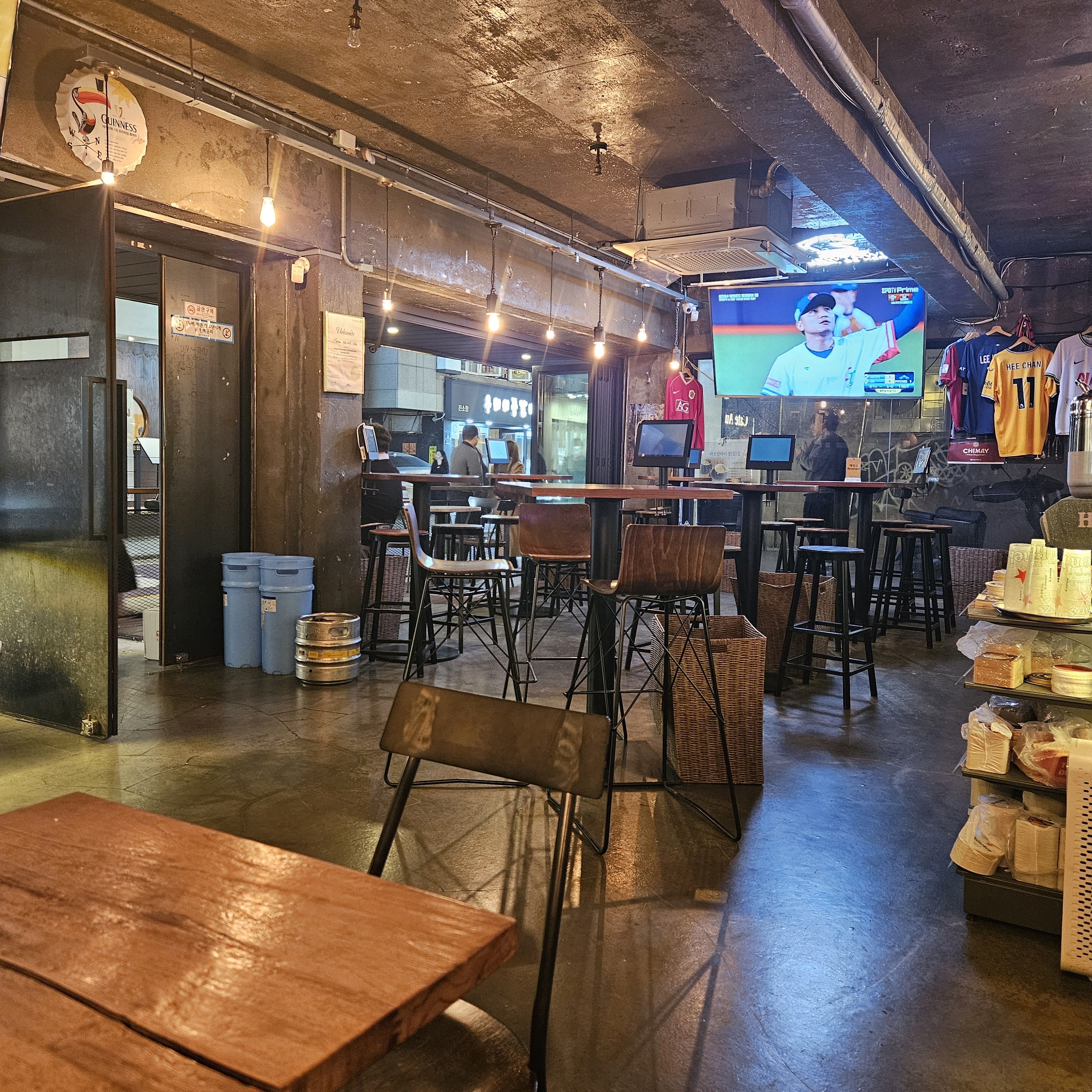  한국 서울 이대역 주변 와인바 뉴타운