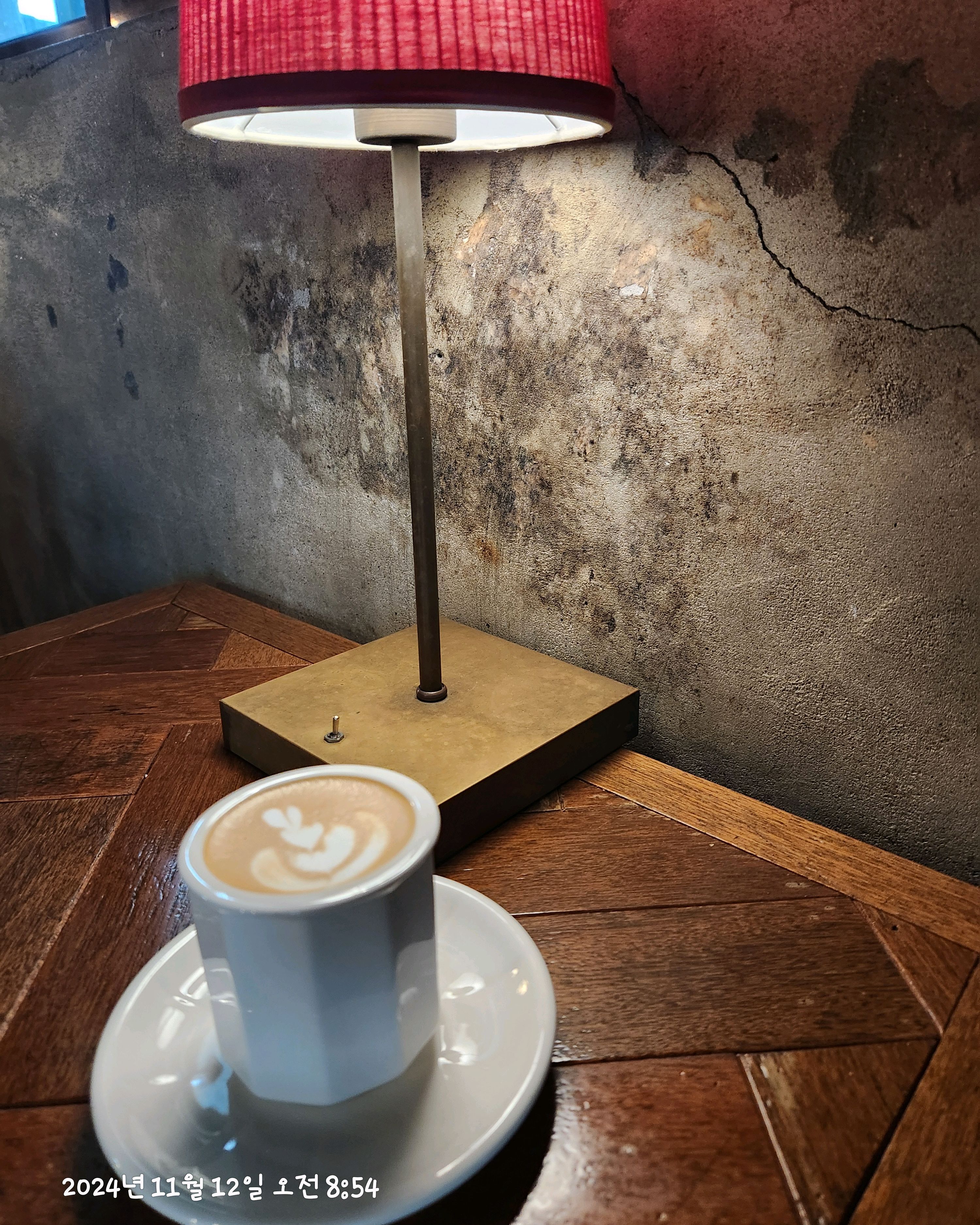 Fritz Dohwa Branch, an emotional dessert cafe near Mapo Station, Seoul, Korea