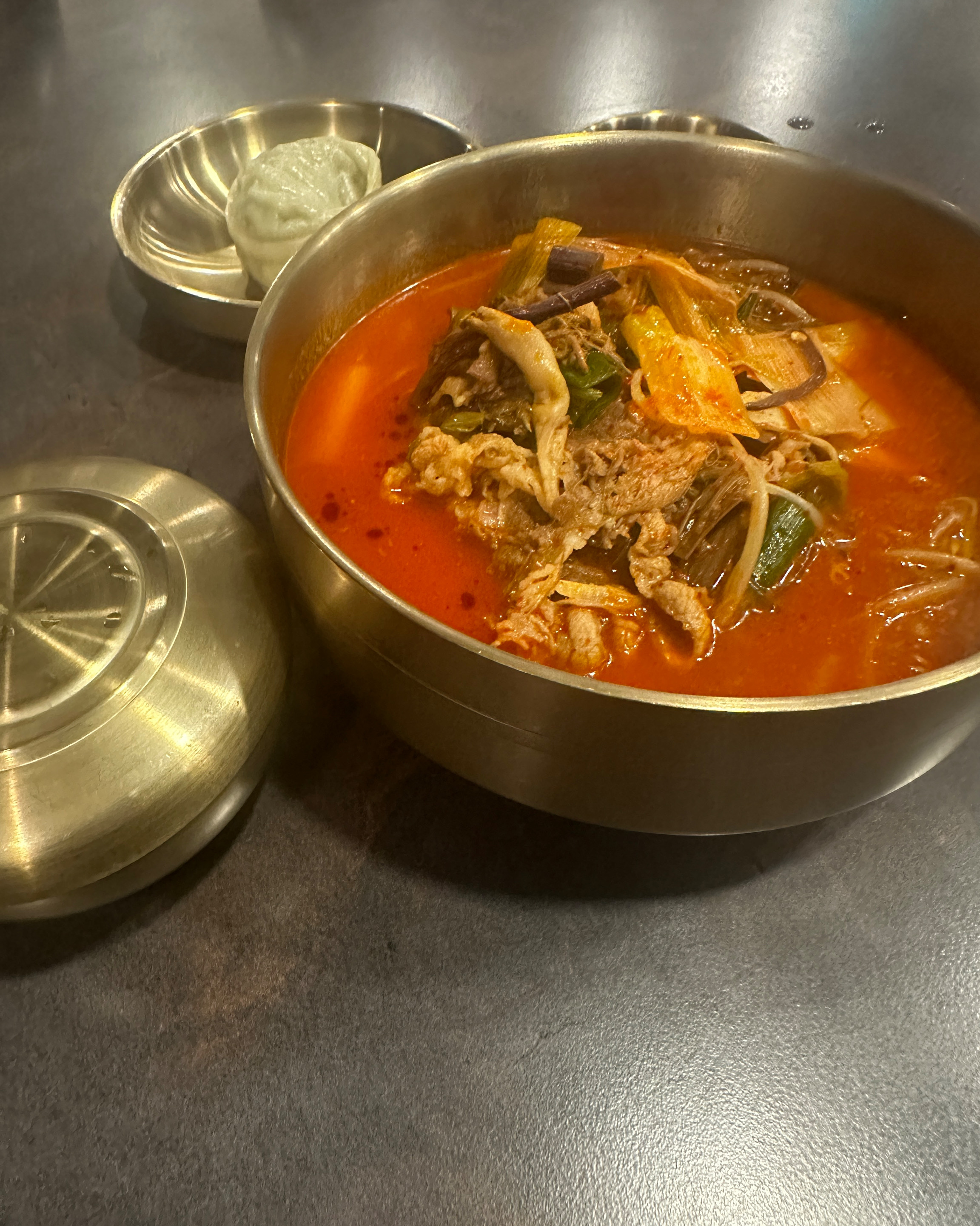  성내역 육개장 전문점 육참