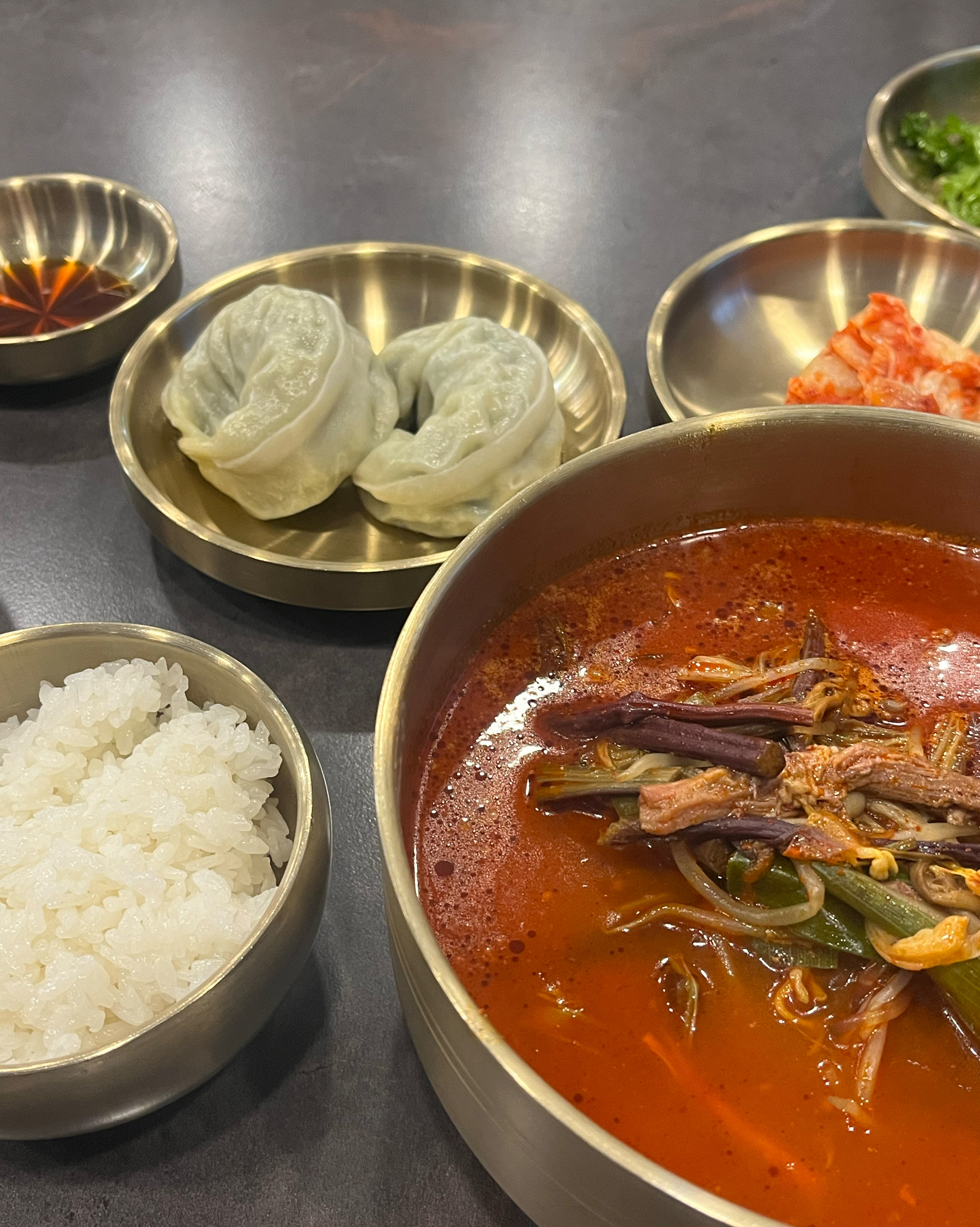  성내역 육개장 전문점 육참