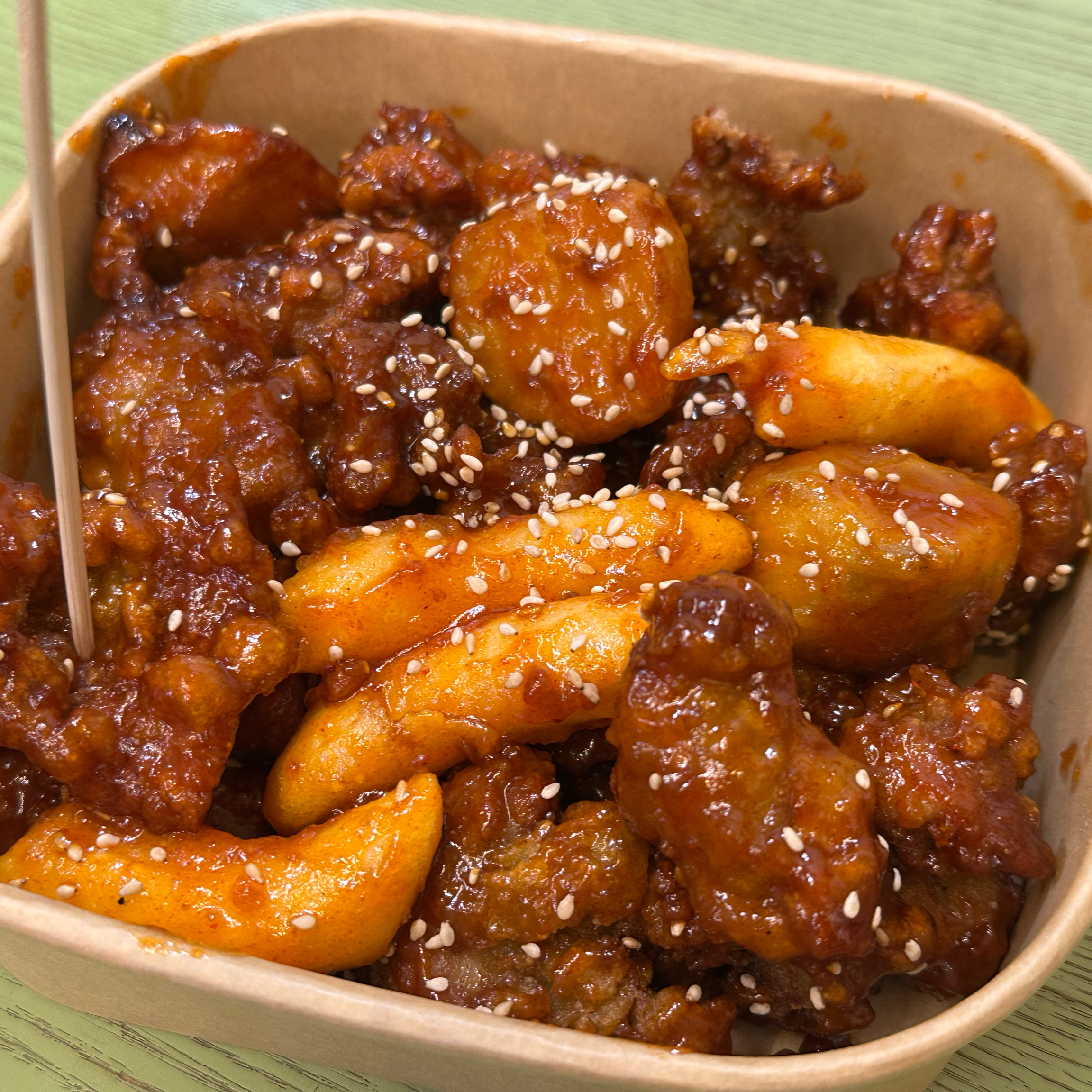
창신역식당 6일닭강정