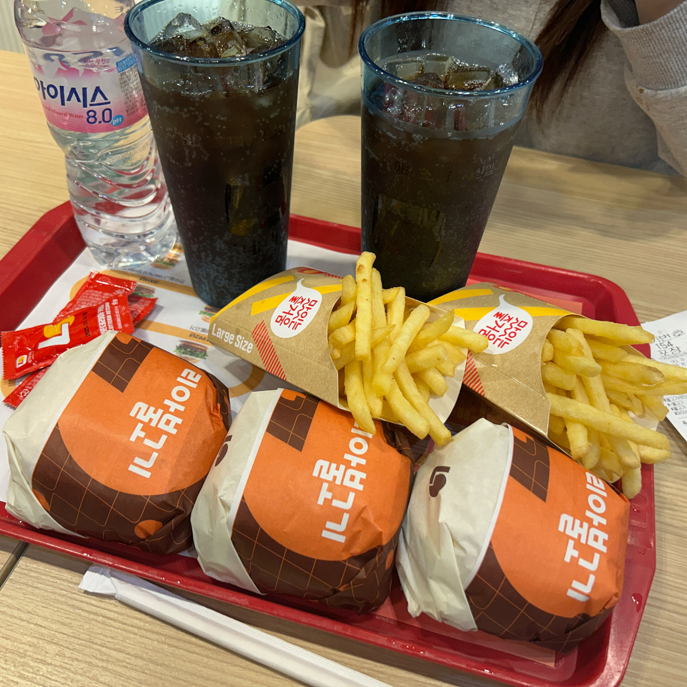 [인천공항 맛집 롯데리아 인천공항탑승동점] 직접 가본 로컬 리뷰