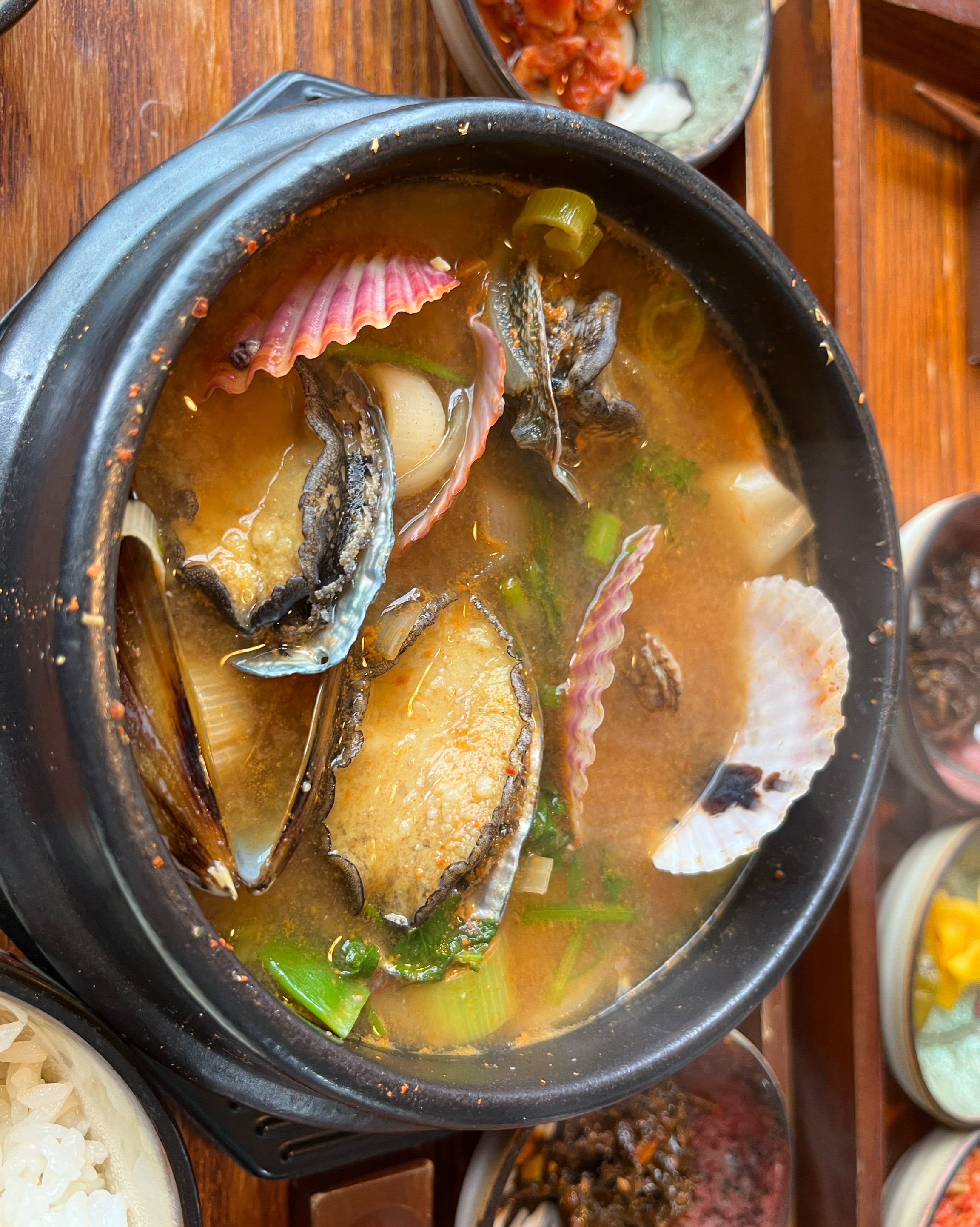 테이블이 많지 않아 웨이팅이 가능성있음 - 제주 맛집 바당길 서귀포점