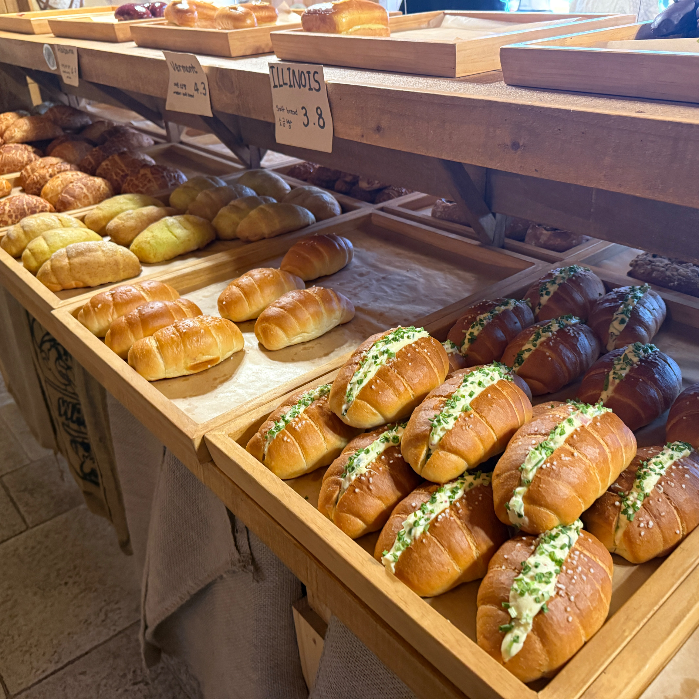 Whatabread Yongsan branch of bakery cafe near Ichon Station, Seoul, Korea