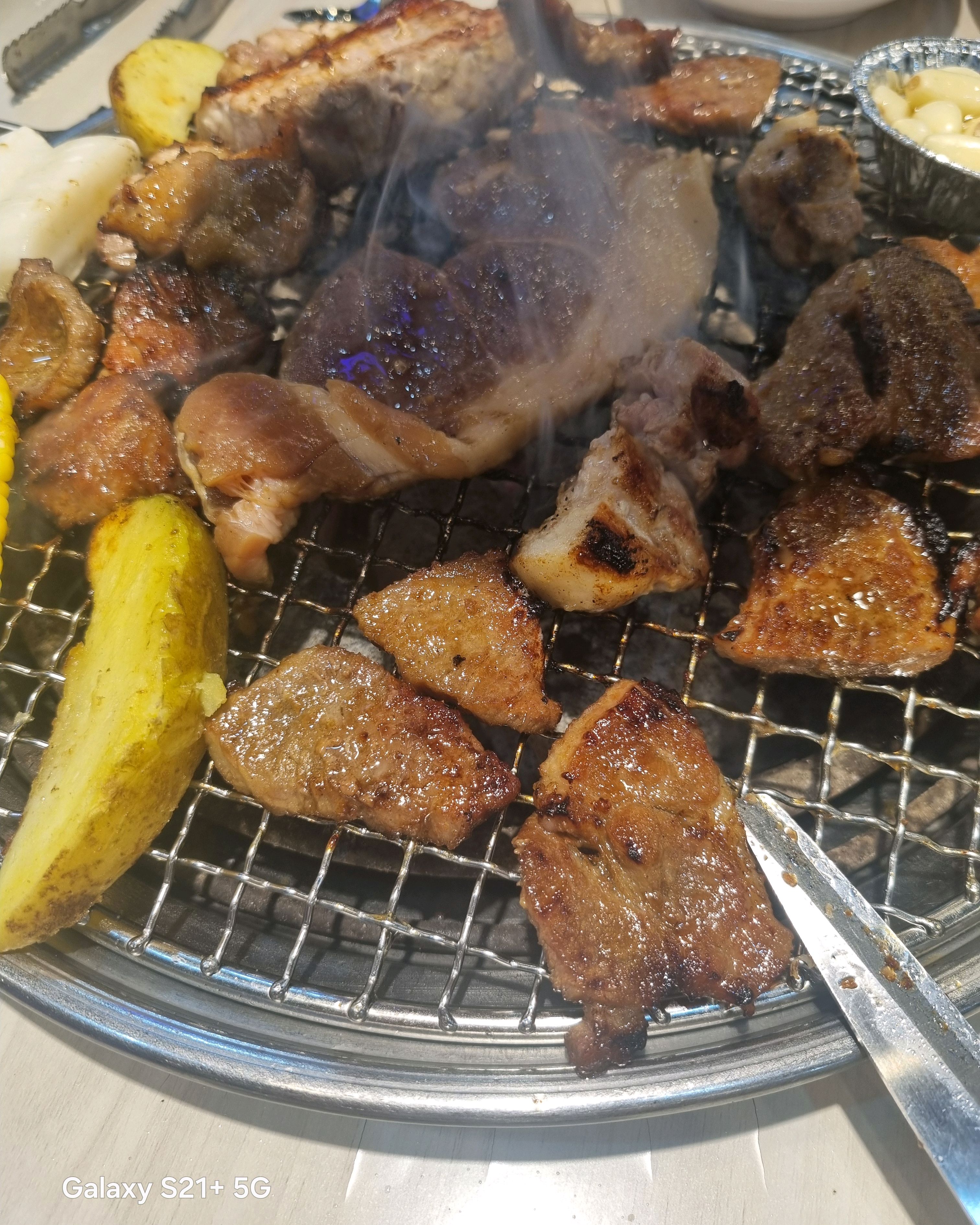 매장이넓고 청결해서 좋아요 - 제물포역 맛집 명륜진사갈비 인천제물포점