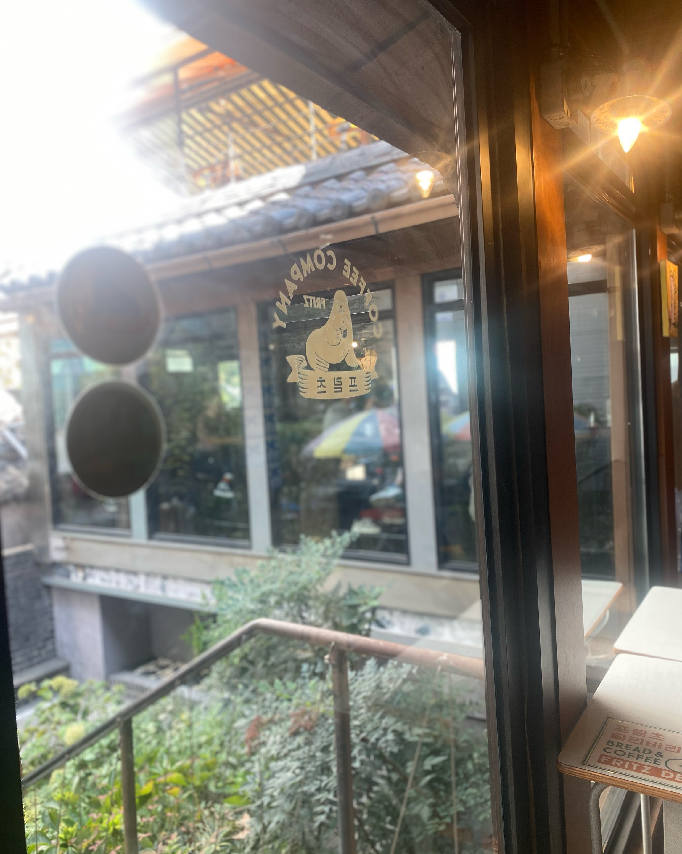  한국 서울 마포역 주변 감성 디저트 카페 프릳츠 도화점