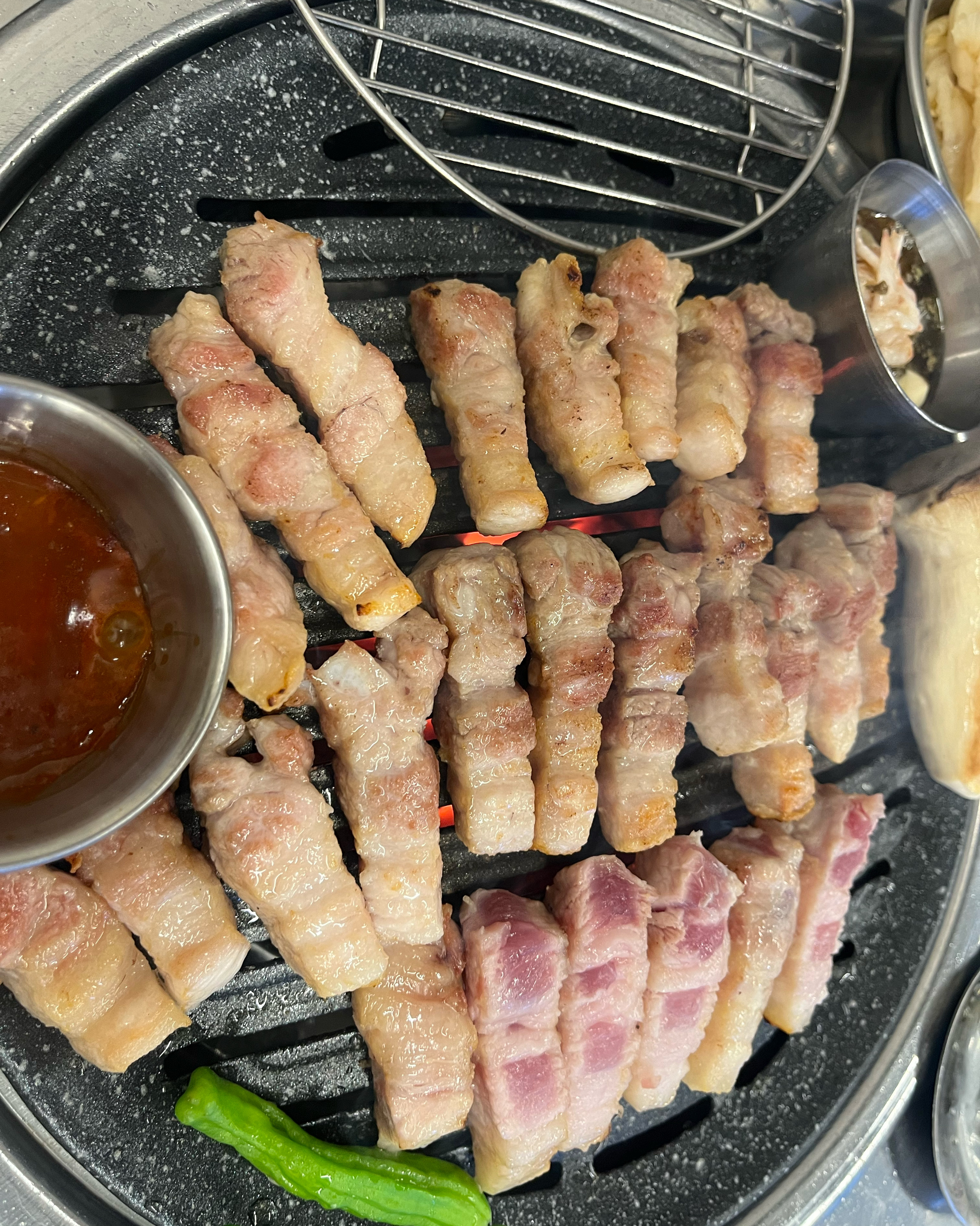 소스도 맛있고 음식도 맛있고 반찬이 너무 많아서 좋았습니다 다음에 또 올게요 ❤️ - 천호동 맛집 화요일 식당
