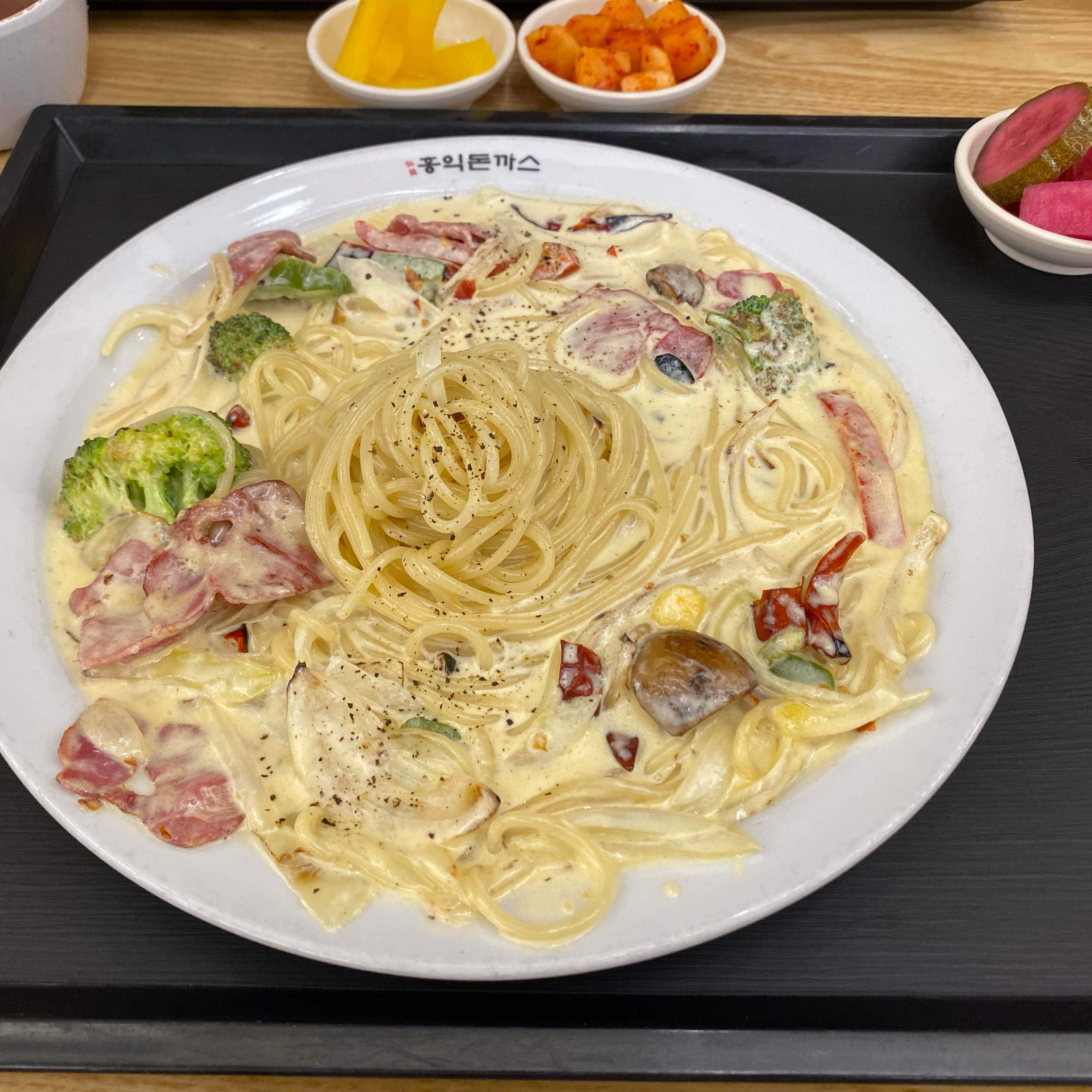 진짜 이렇게 큰 돈까스 처음 봤어요~ 짱 큼! 😳 - 계양구 맛집 홍익돈까스 인천계양점