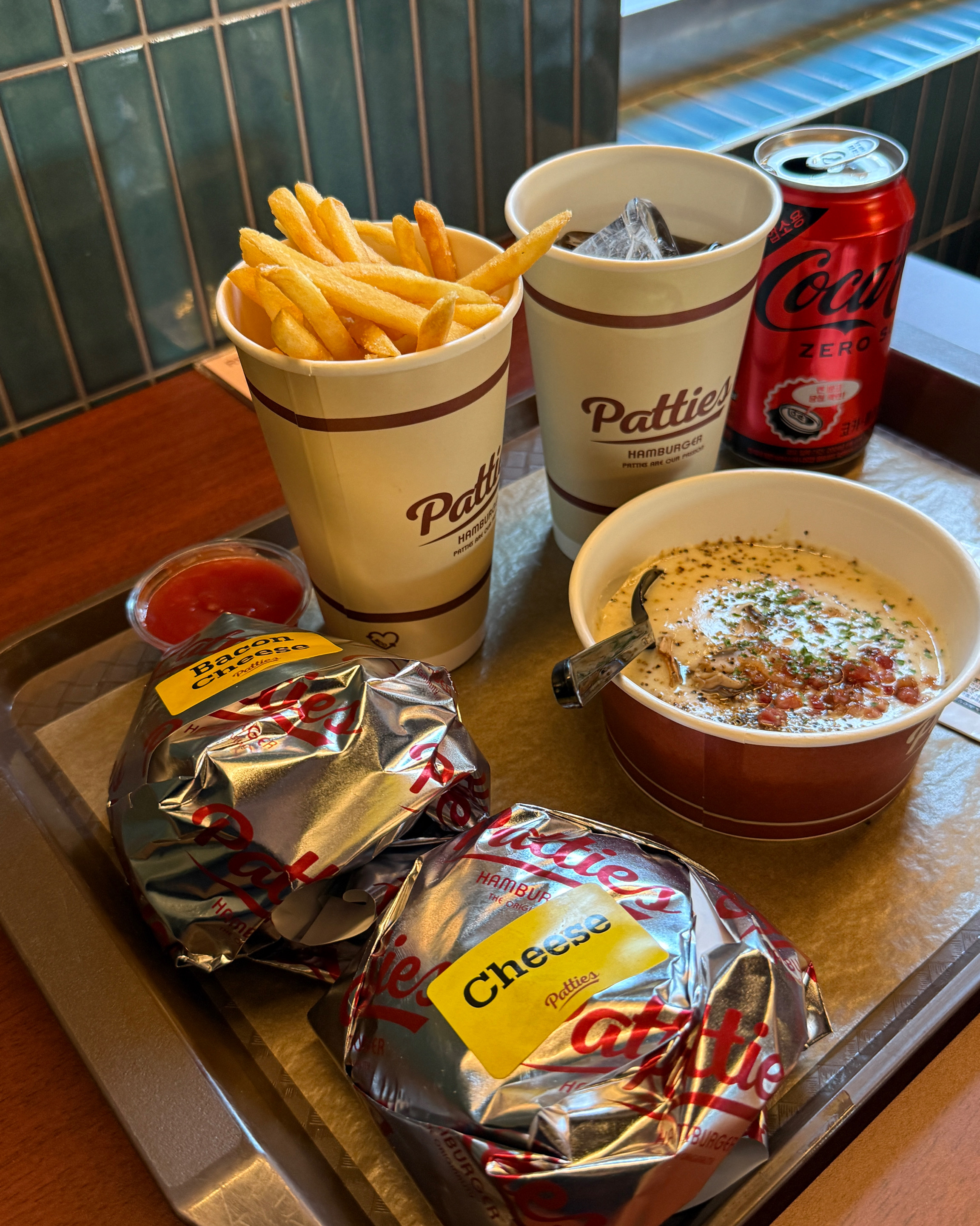 Pattis, a handmade burger restaurant near Jongno 3-ga Station, Seoul, Korea