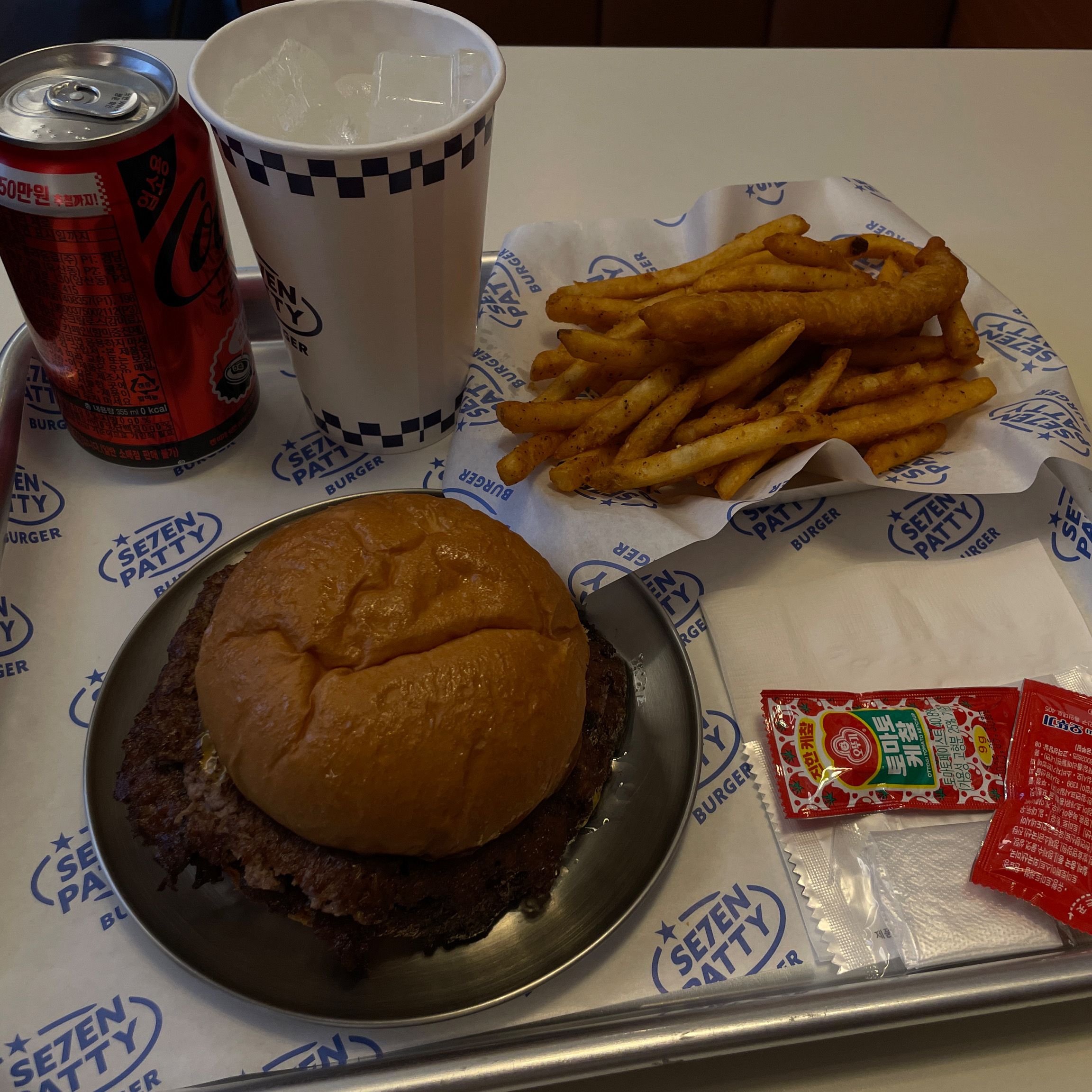Euljiro main branch of 7patty Burger, a handmade burger restaurant near Jongno 3-ga Station, Seoul, Korea
