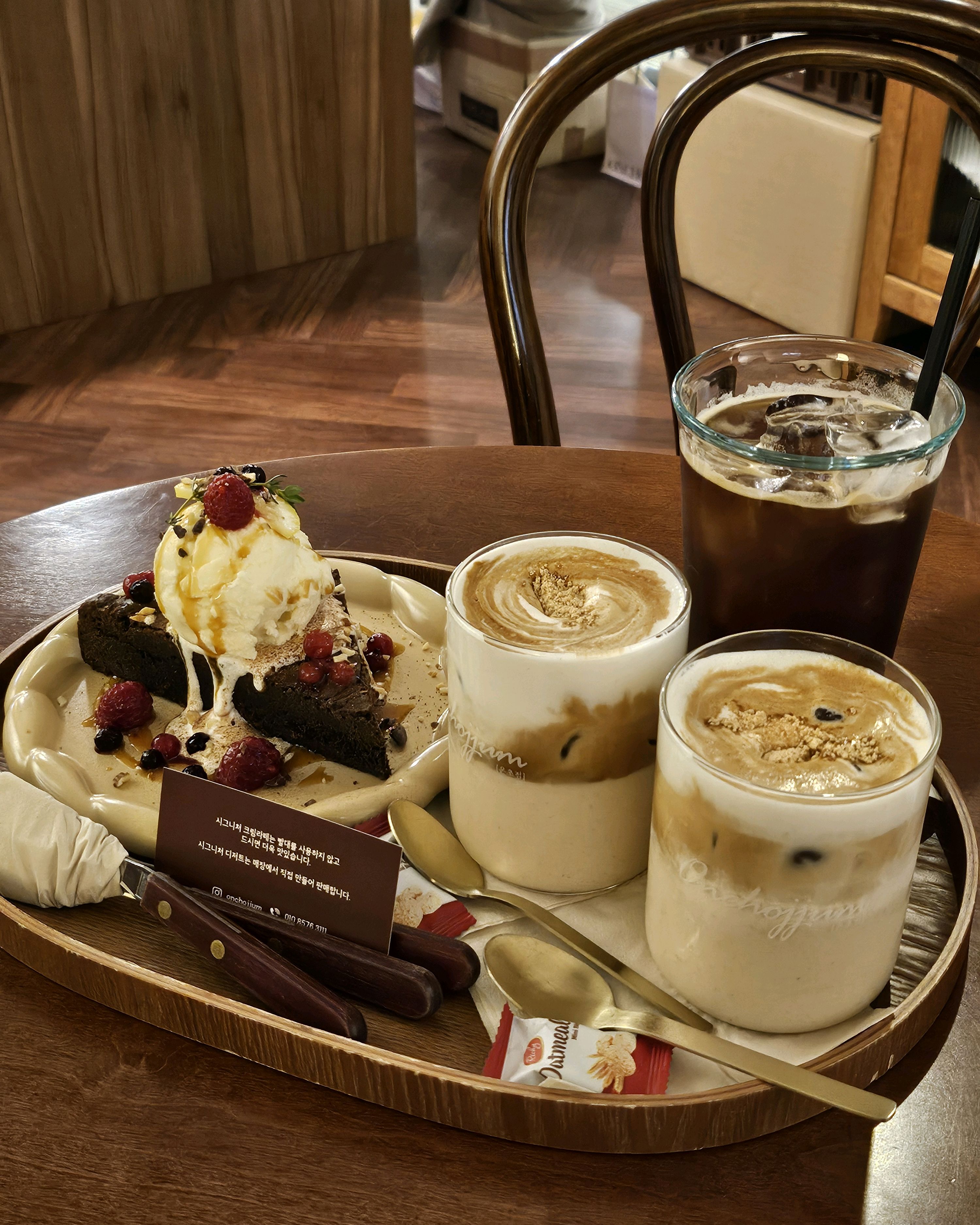 Emotional Dessert Cafe On-Focus Near Guro Digital Complex Station, Seoul, Korea
