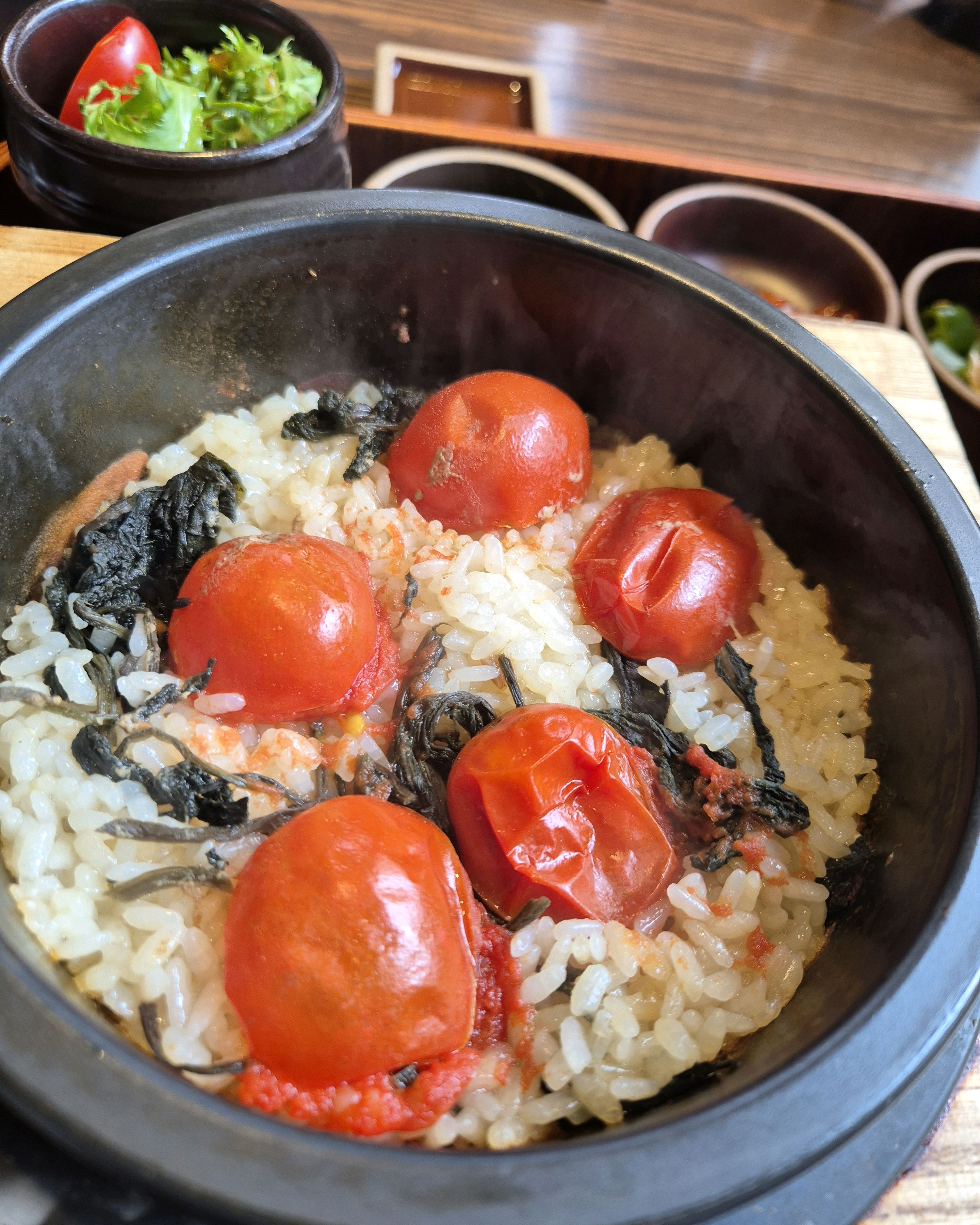 A restaurant specializing in hot pot near Konkuk University Station in Seoul, Korea, a well restaurant, Guui branch