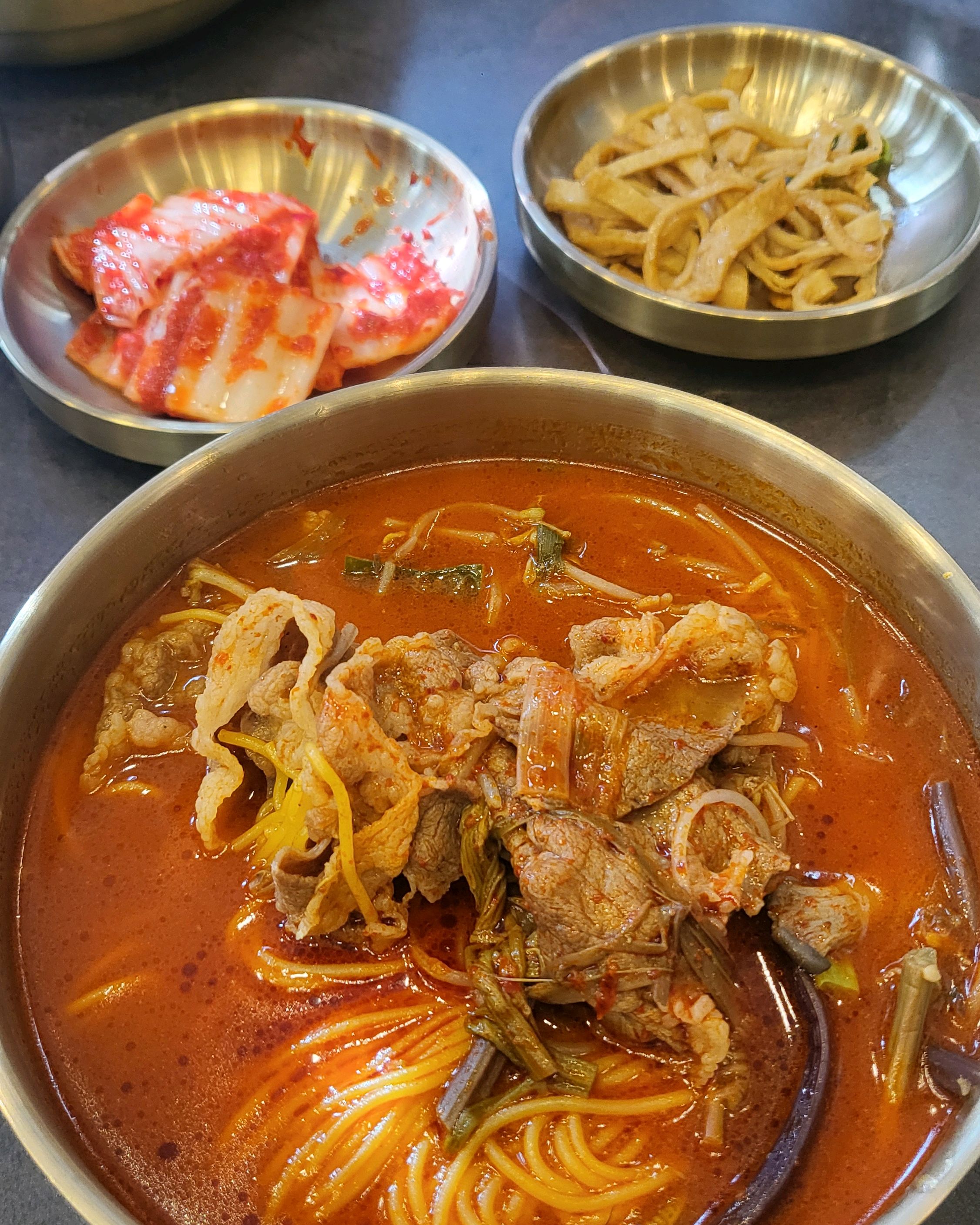  성내역 육개장 전문점 육참