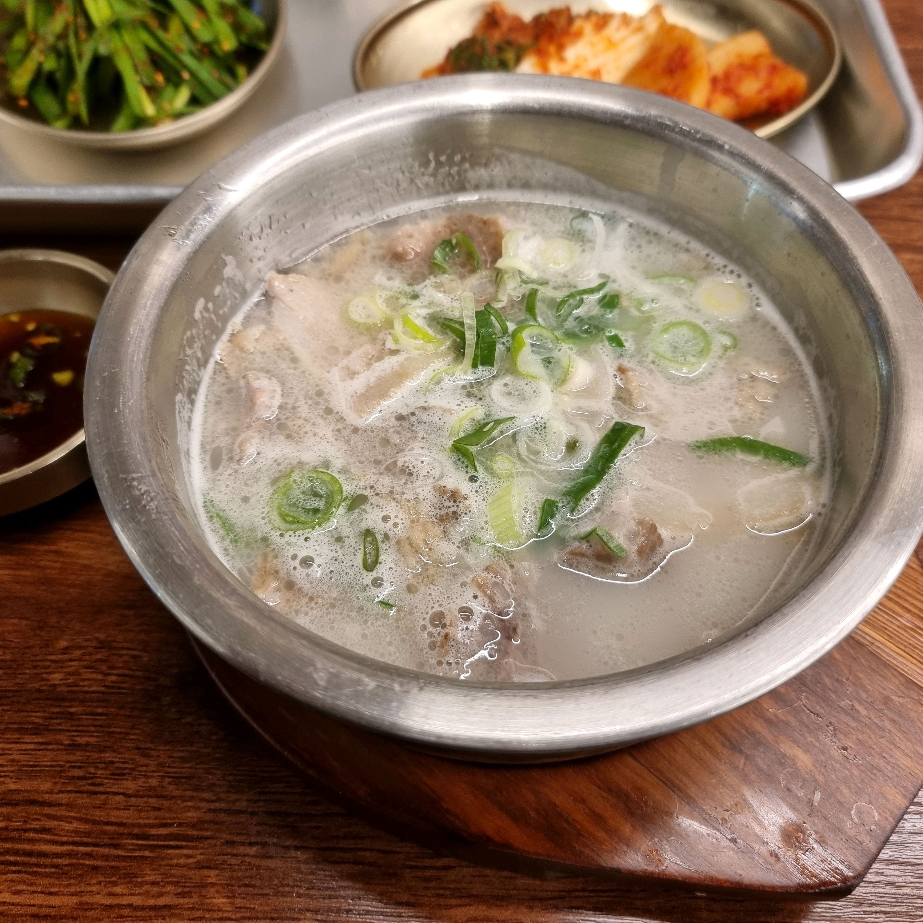 근처에 있어서 방문해봤는데 - 권선동 맛집 안녕돼지국밥 권선점