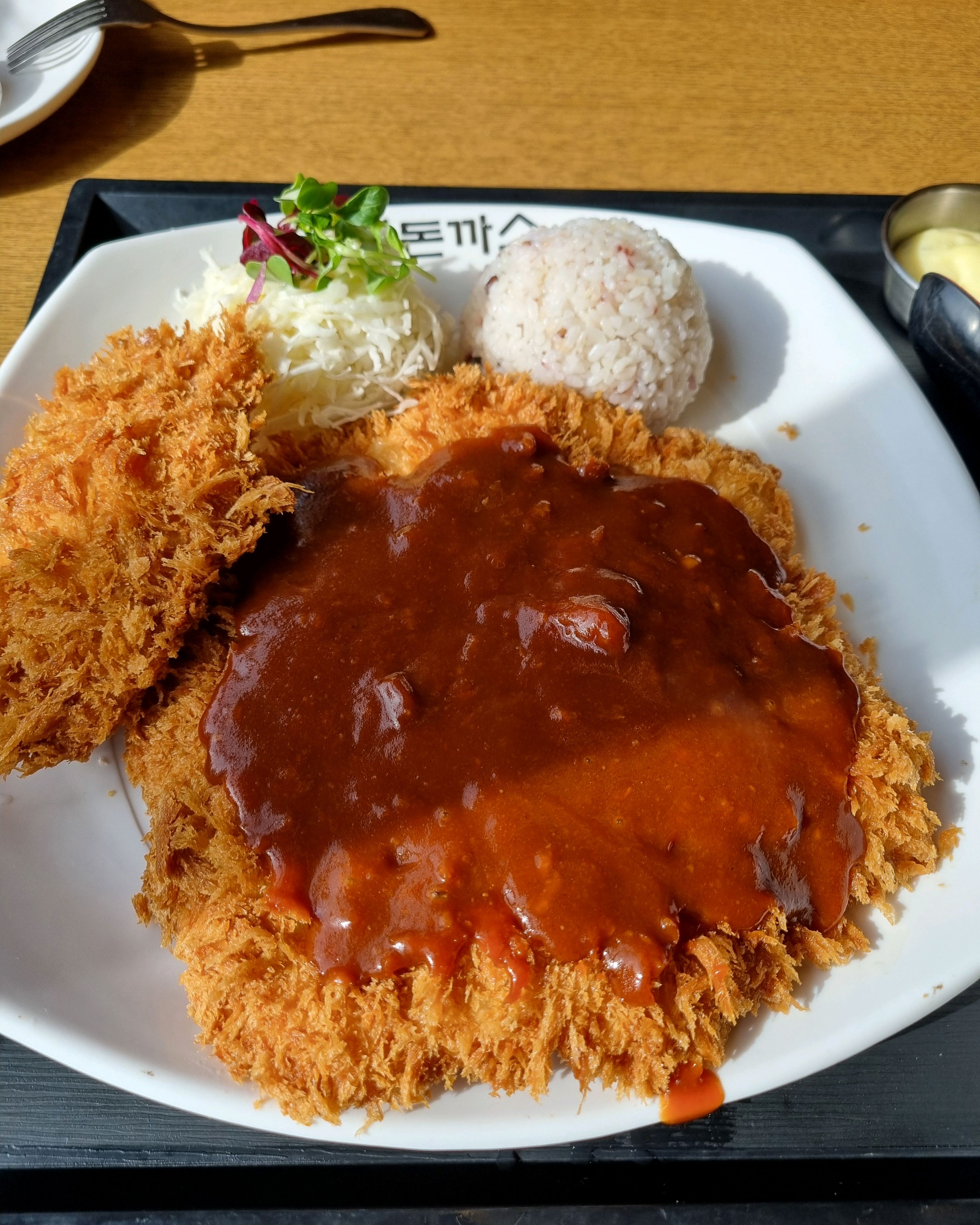 돈까스가 왕 크고 왕 맛있어요!! - 노은동 맛집 홍익돈까스 노은하기점