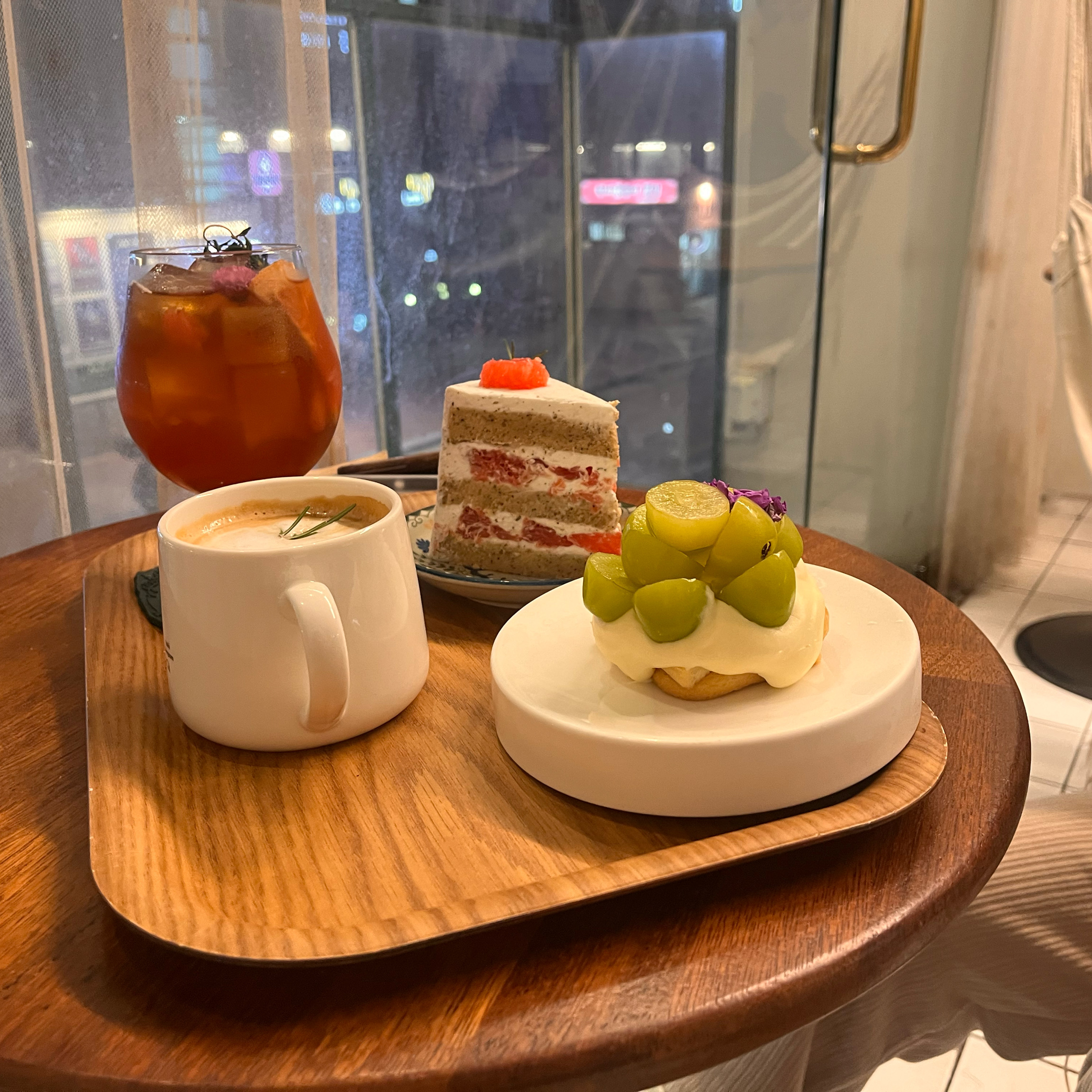 Emotional Dessert Cafe near Jongno 5-ga Station, Seoul, Korea Cafe Lansom