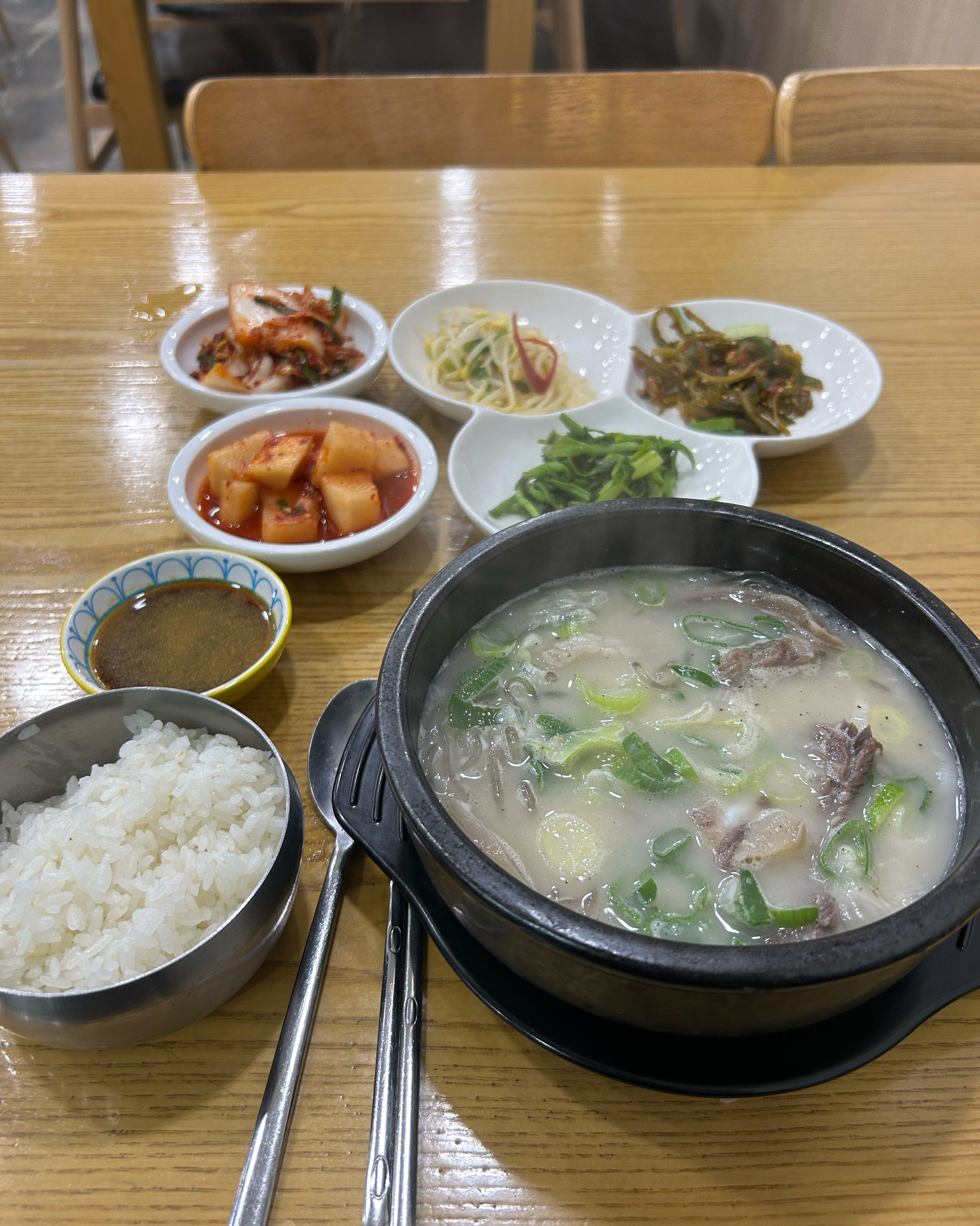 Saejeol Station Beef Head Rice Soup Restaurant Happy Table