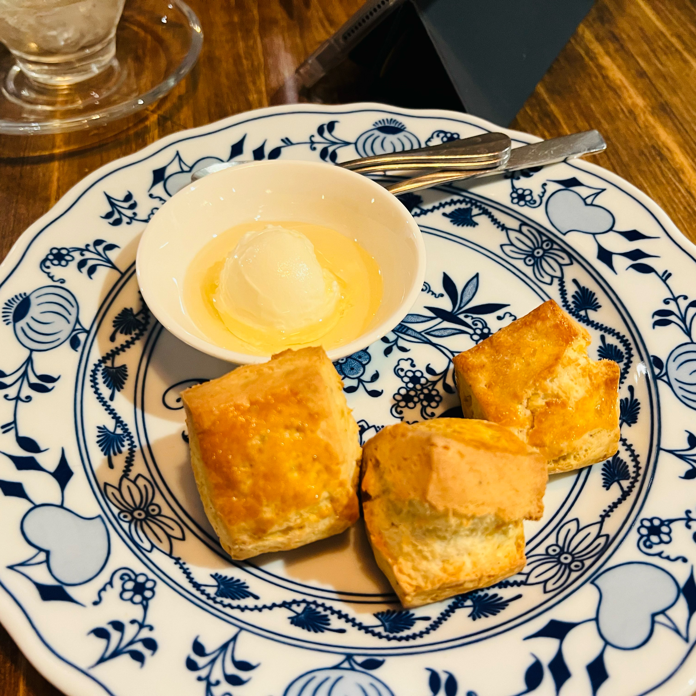 Tien Fang afternoon tea, an emotional dessert cafe near Mapo Station, Seoul, Korea