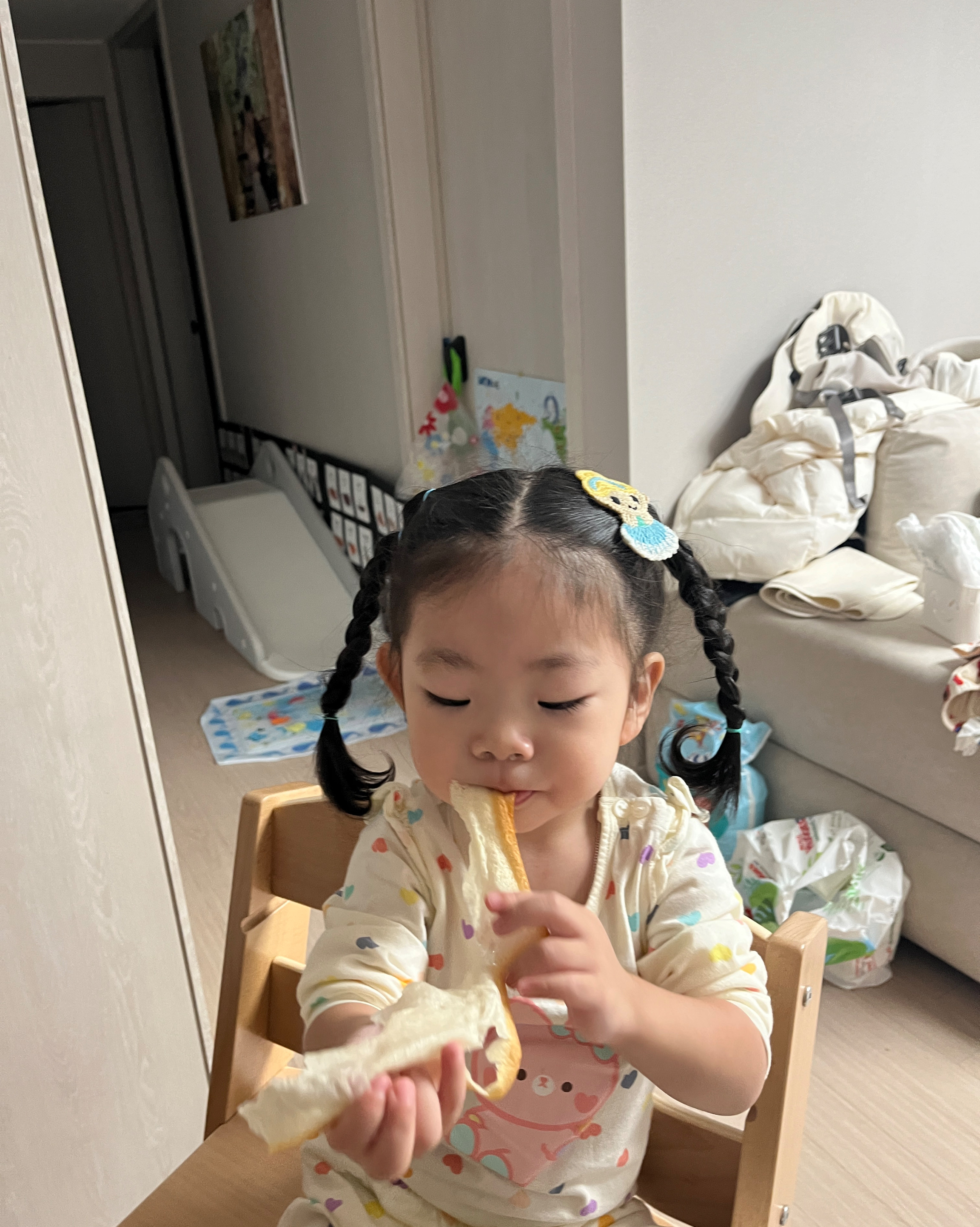 플뢰르 한장씩 듣는게 재미있는지 아기가 너무 좋아하고 잘먹어요ㅎㅎ - 대구 중구 맛집 화이트리에 청라언덕점