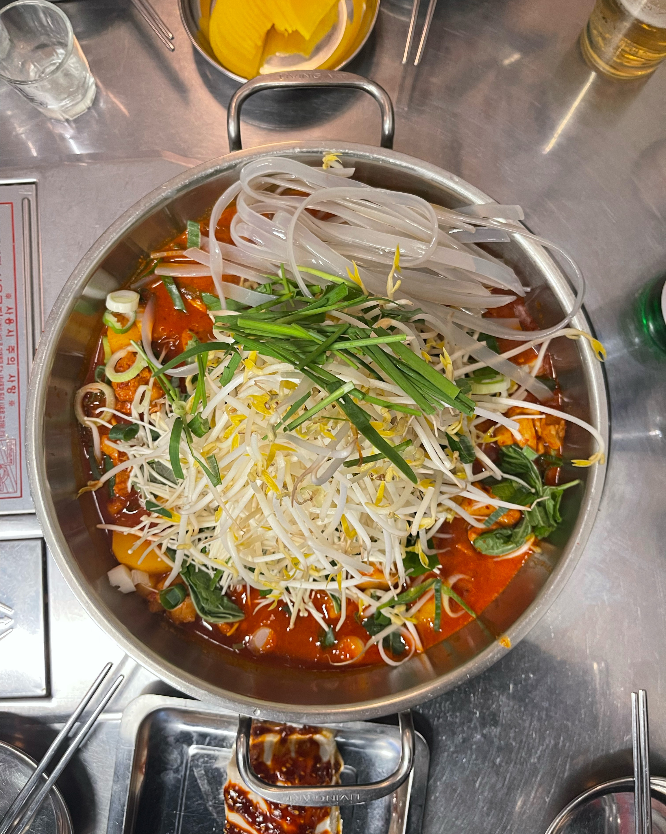  한국 서울 건대입구역 주변 전골 전문점 맛집 77년생 곱도리 전골식당