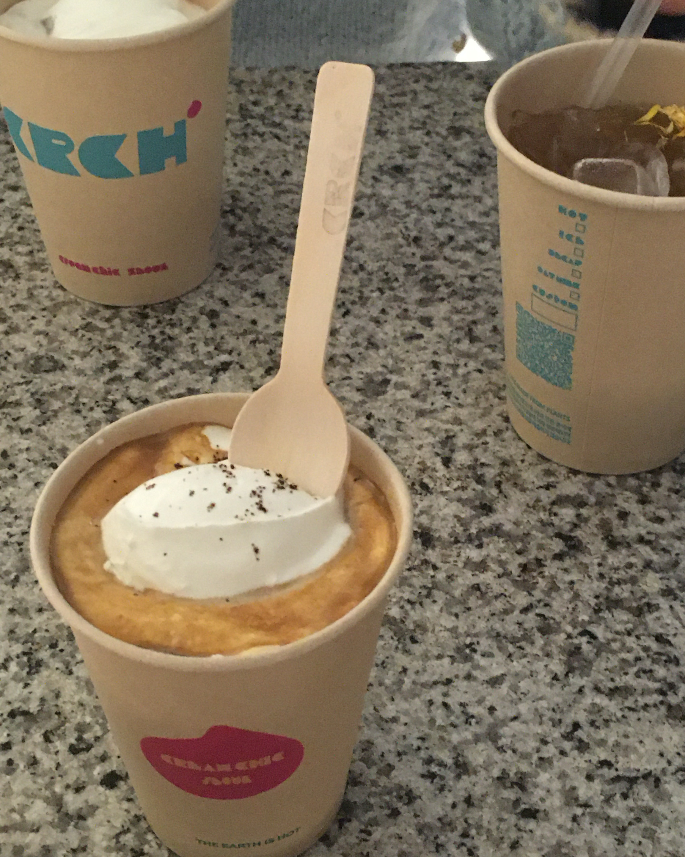 Creme chic, an emotional dessert cafe near Jongno 5-ga Station, Seoul, Korea