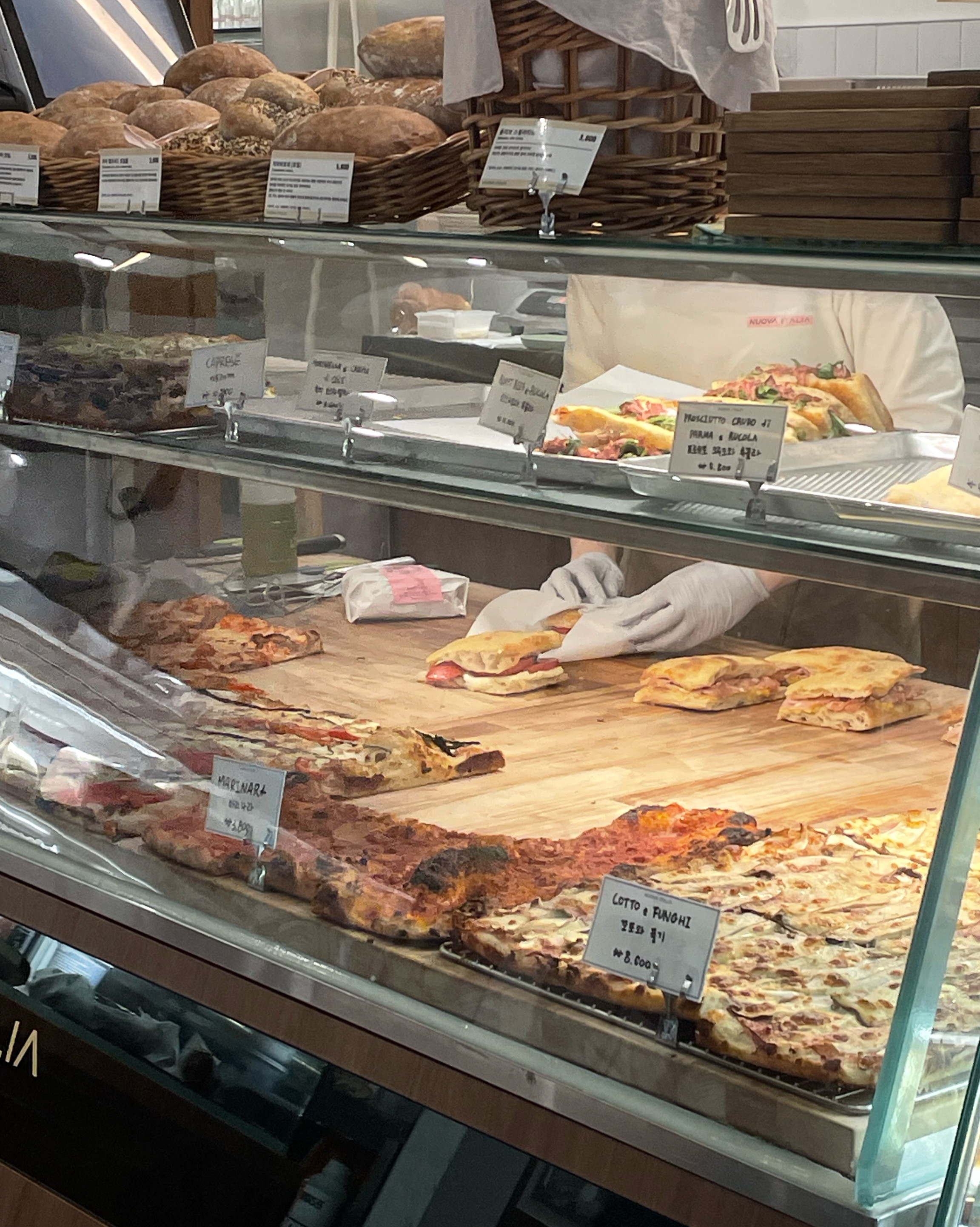 Nuova Italy, a bakery cafe near Ichon Station, Seoul, Korea
