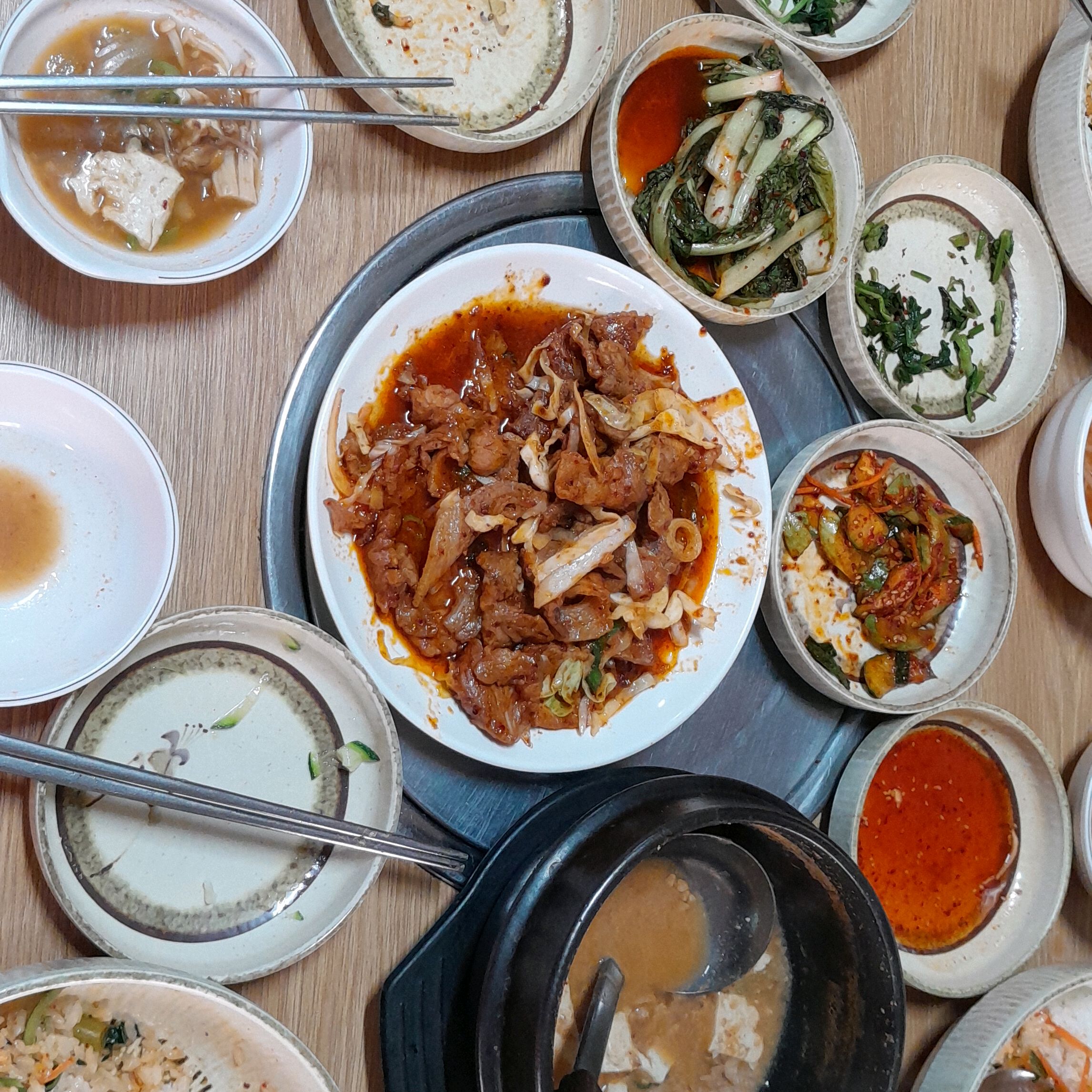 너무 늦게 찍어서 지저분하게 나왔네요 괜찮다는 소문듣고 찾아갔는데 일찍 가야 대기없이 들어